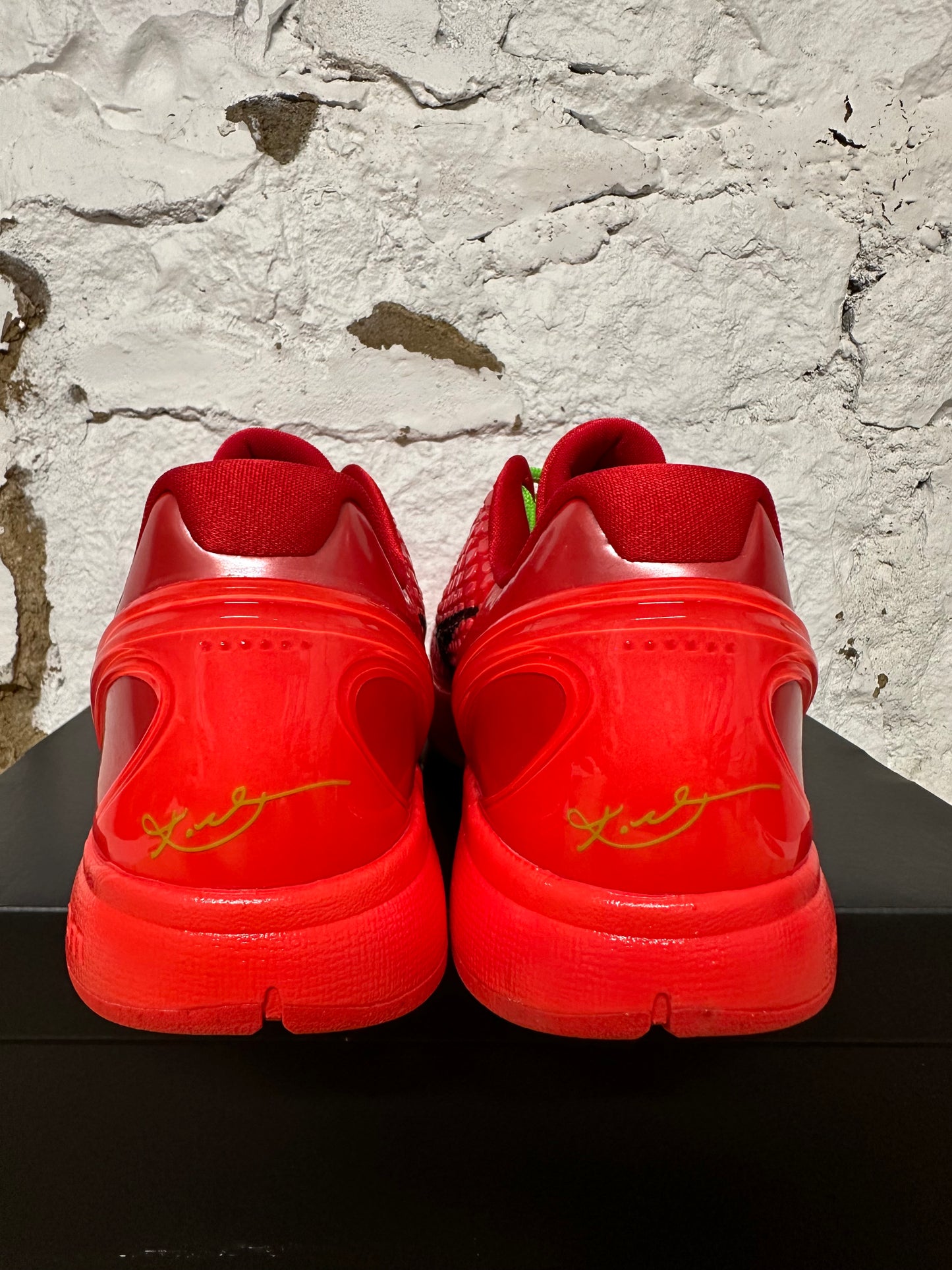 Kobe Reverse Grinch Sz 15 DS