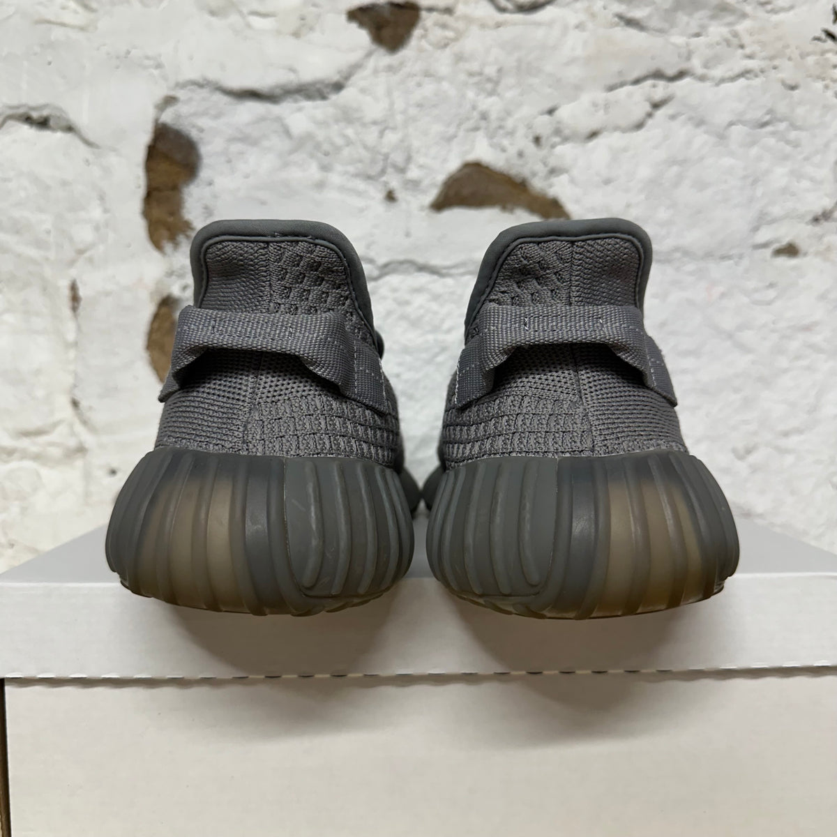 Yeezy 350 V2 Steel Grey Sz 11