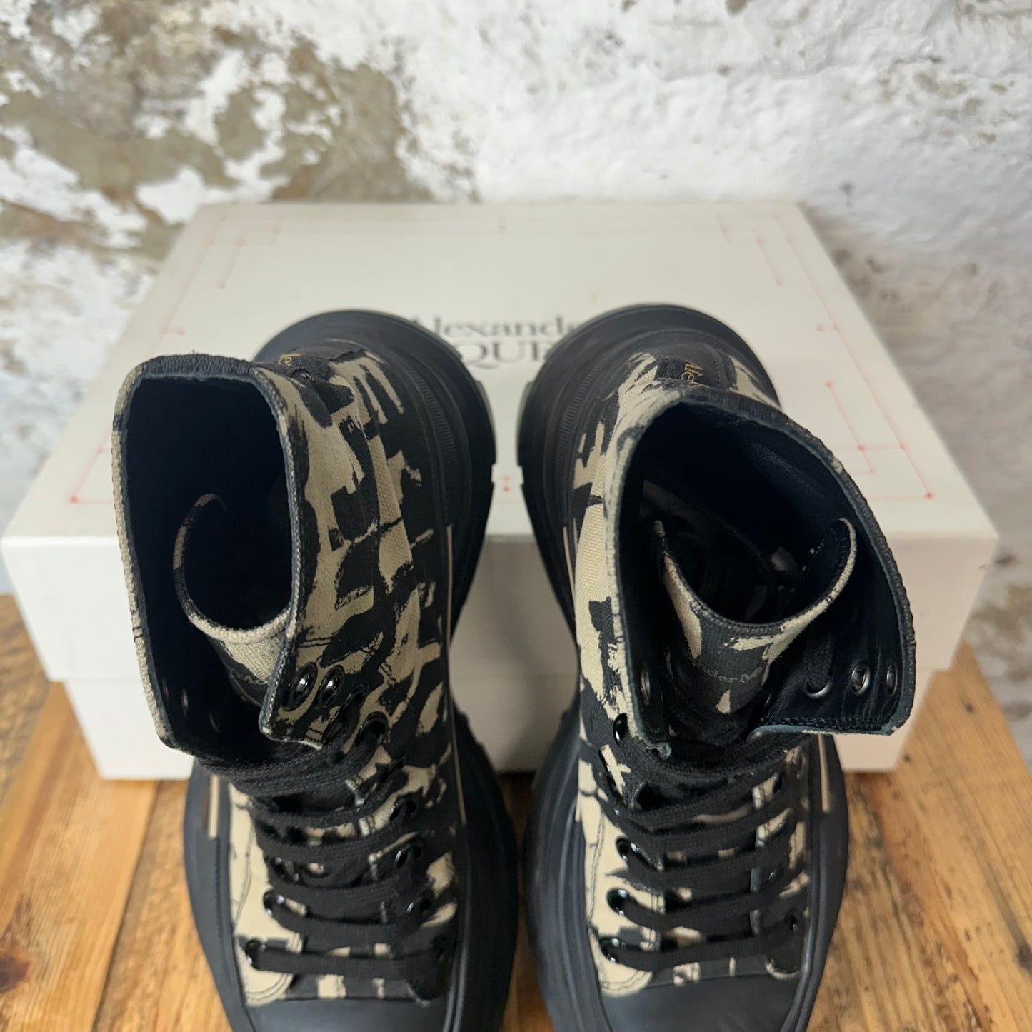 Alexander Mcqueen Beige Black Tread Boot Sneaker Sz 7 (40)