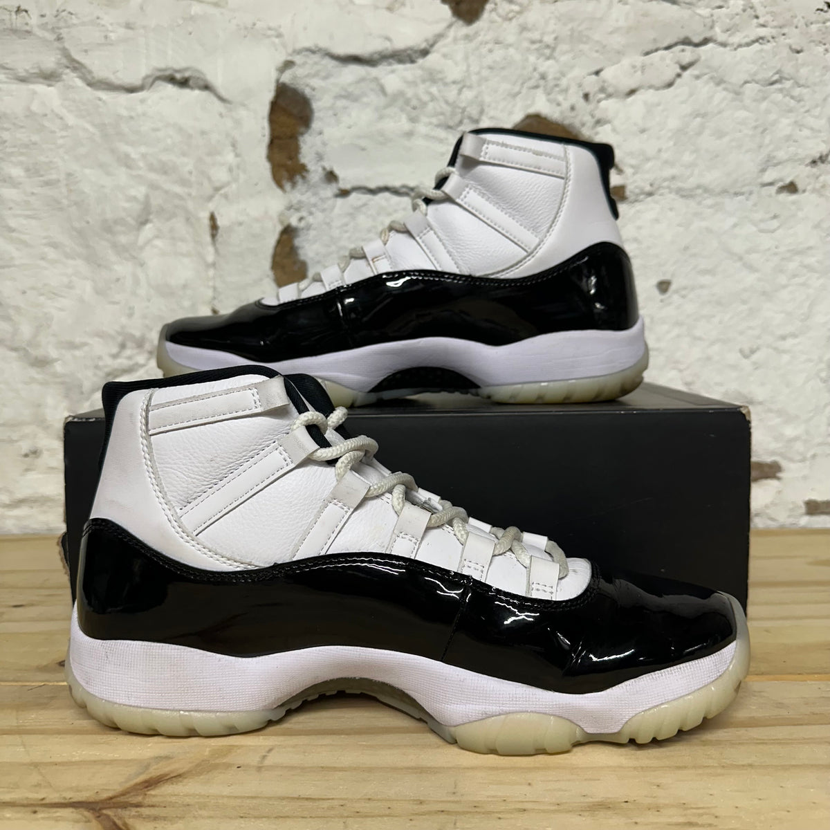 Air Jordan 11 High DMP Gratitude Sz 10
