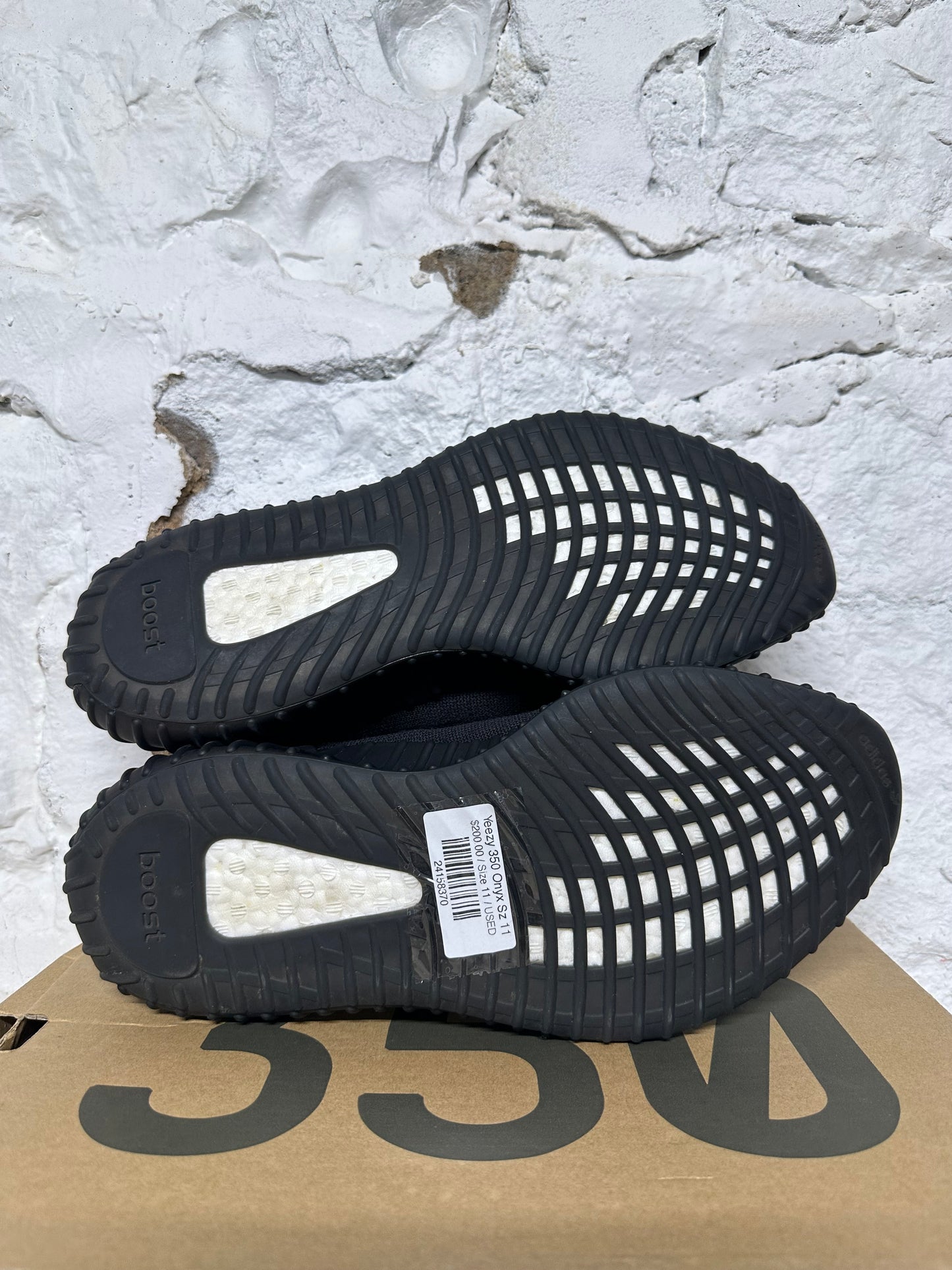 Yeezy 350 Onyx Sz 11