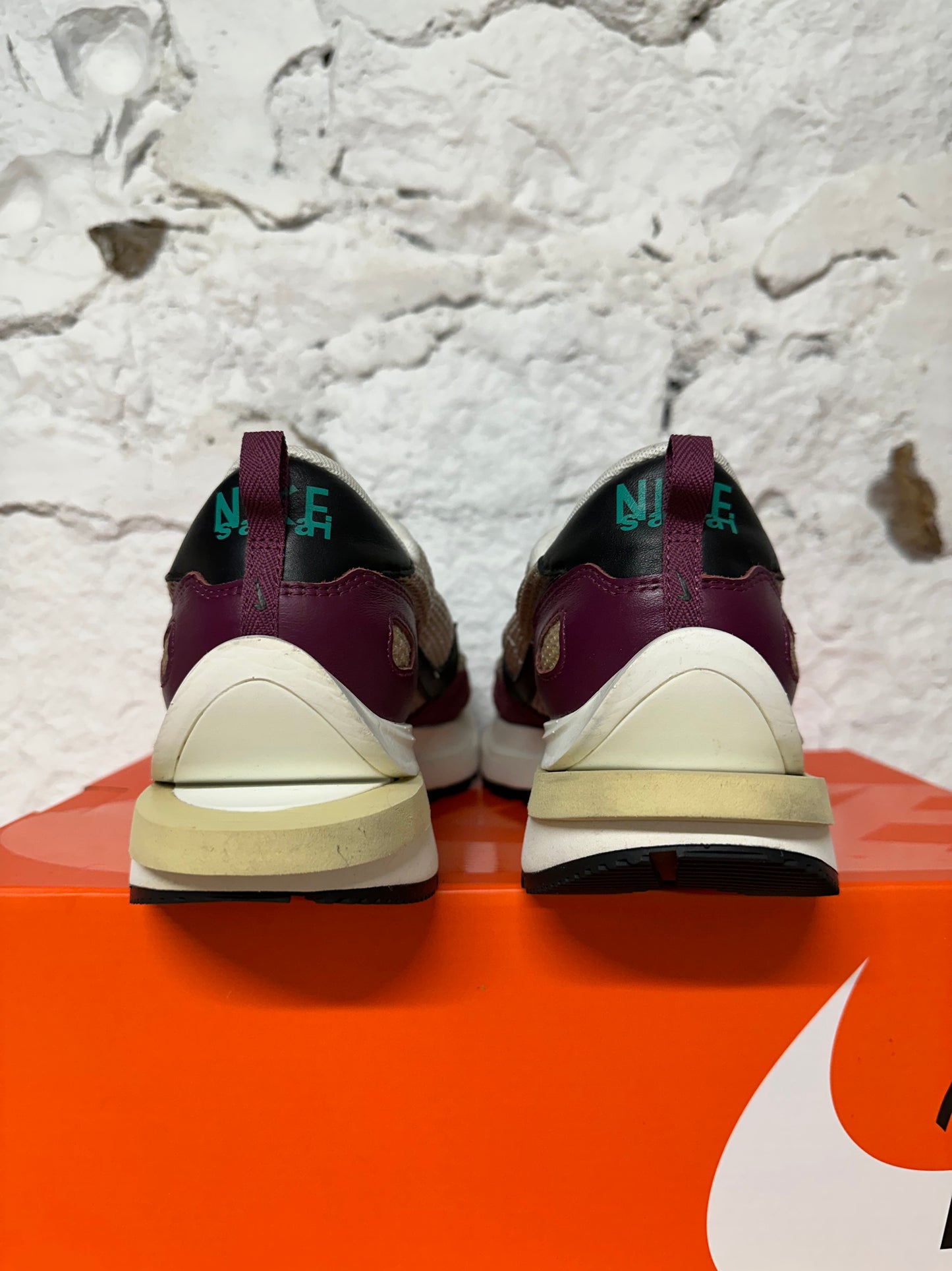 Nike Sacai Vaporwaffle Villian Red Sz 11.5