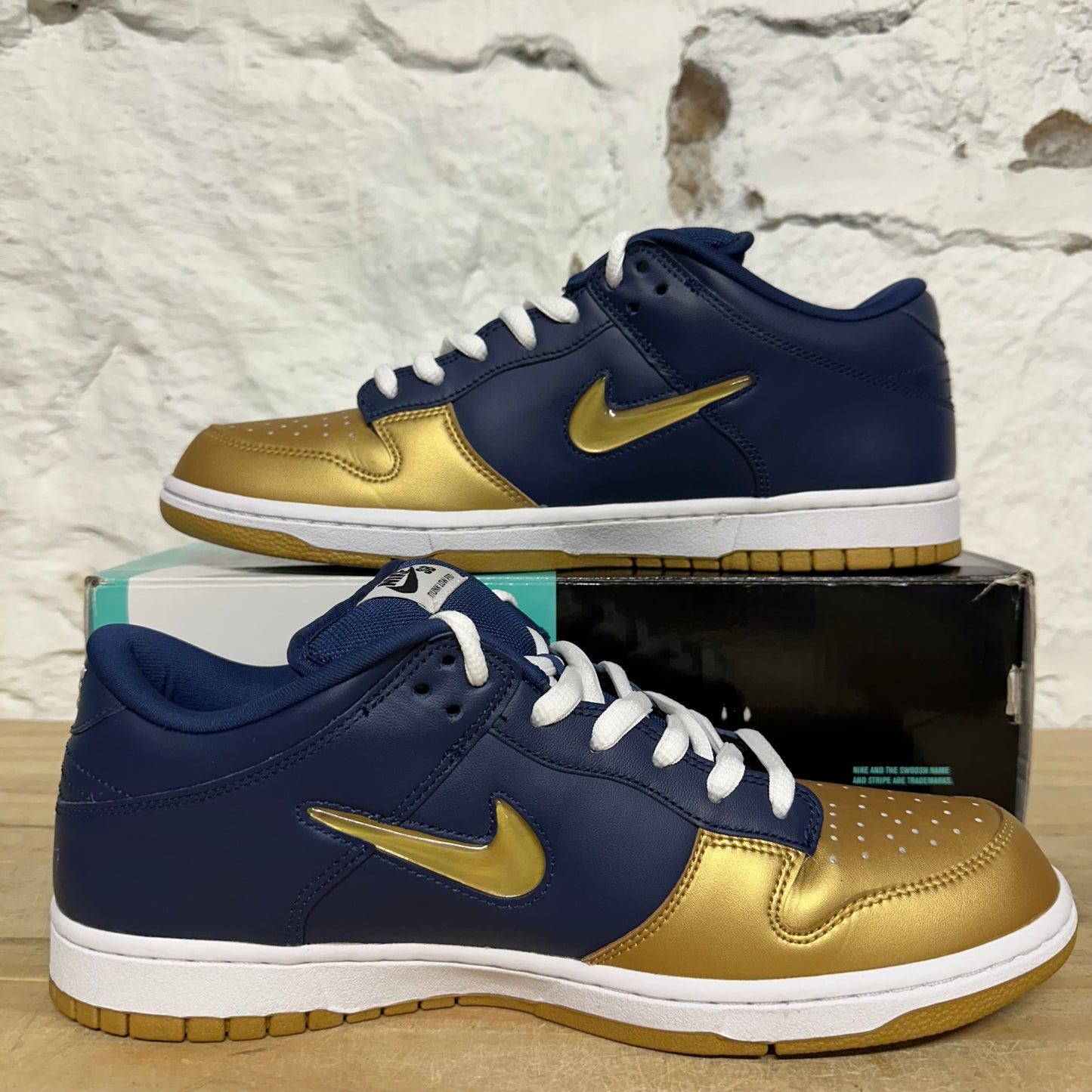 Nike SB Dunk Low Supreme Jewel Swoosh Gold Sz 11.5