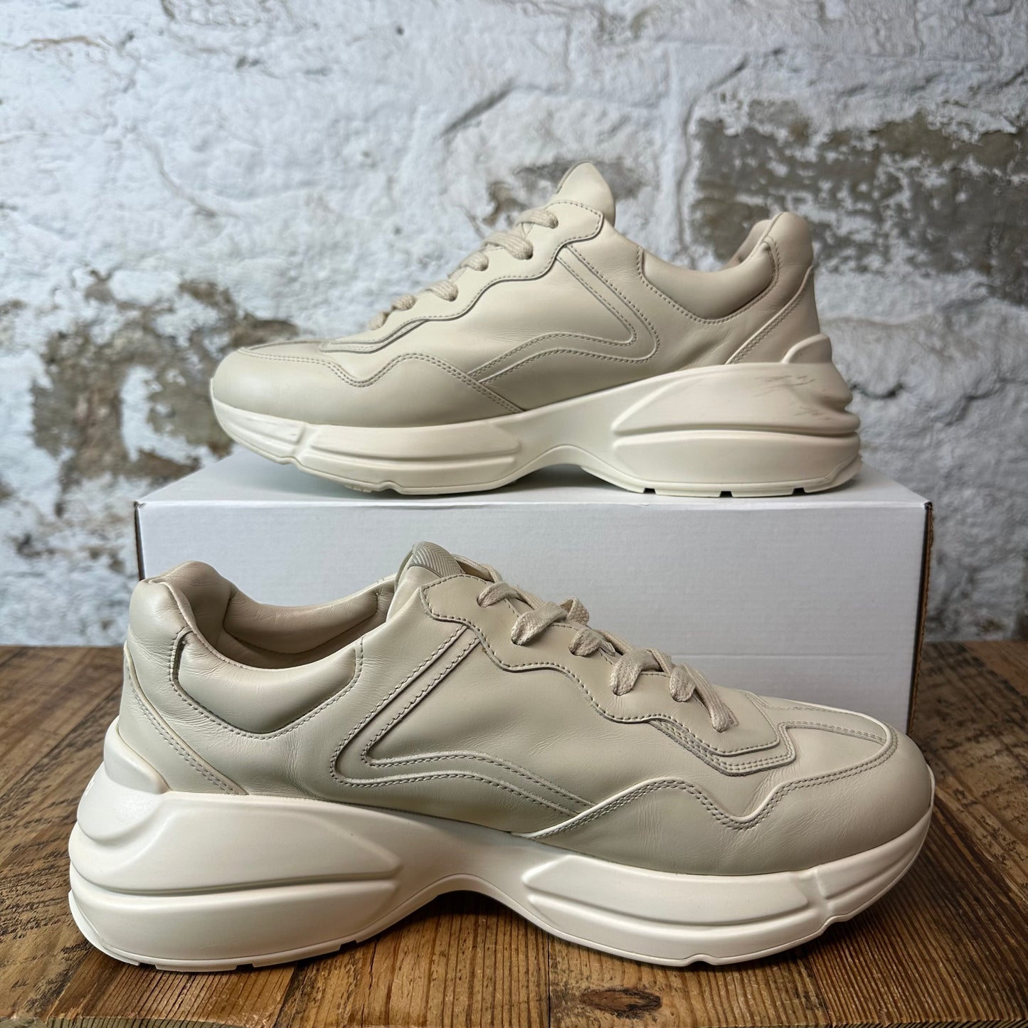 Gucci Rhyton Vintage Logo Cream Sneaker Sz 9