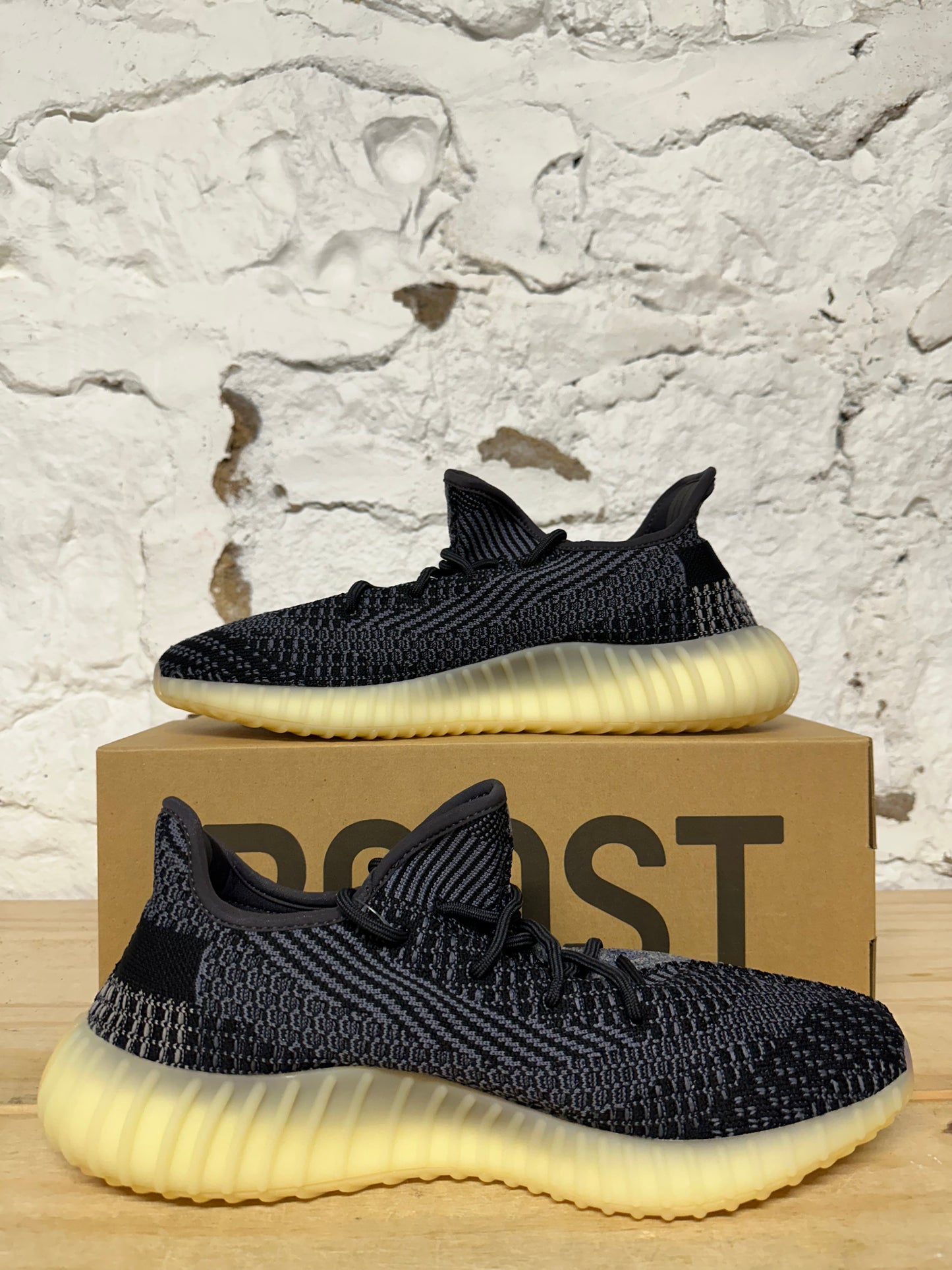 Yeezy 350 V2 Carbon Sz 12 DS
