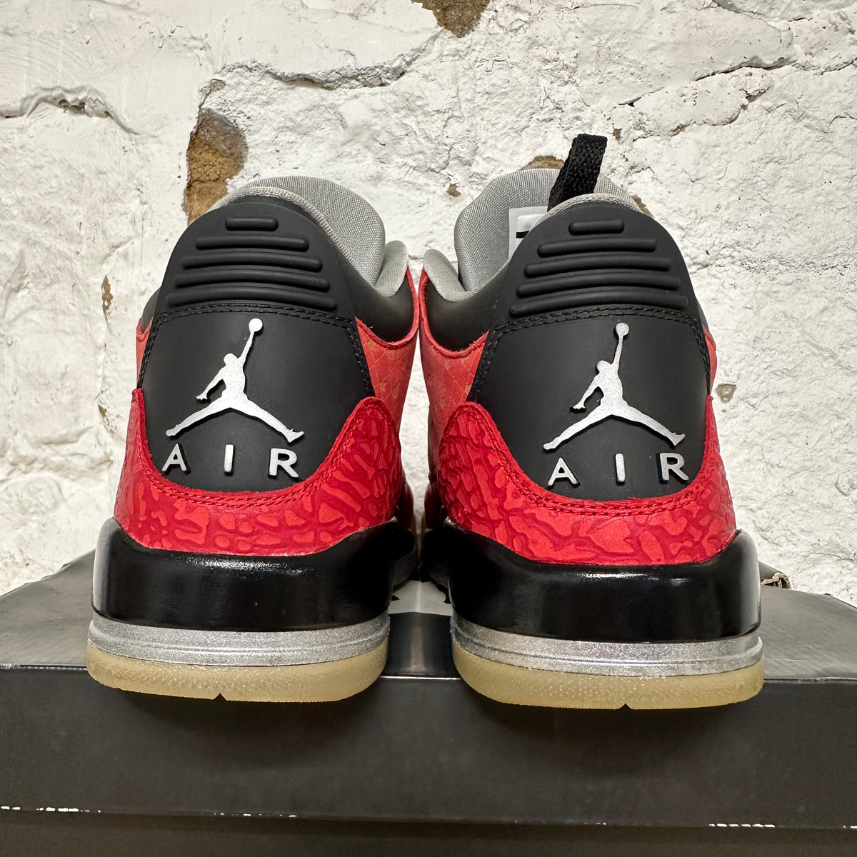 Air Jordan 3 Doembecher (2013) Sz 10