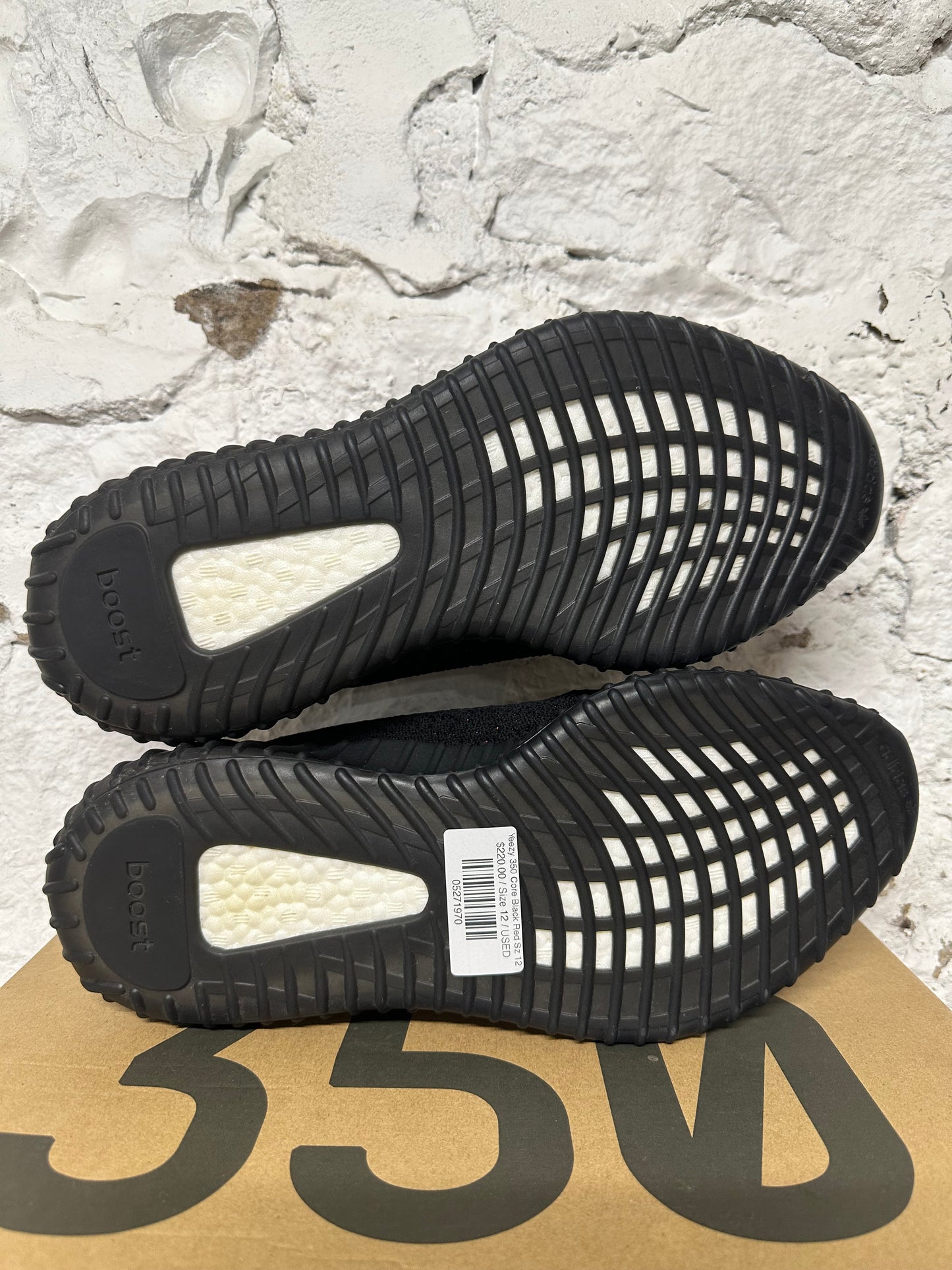 Yeezy 350 V2 Core Black Red Sz 12