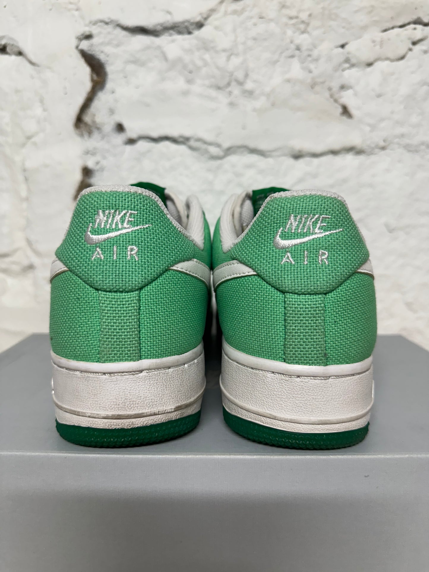 Nike Air Force 1 Low Green Canvas Sz 7.5 (9W)