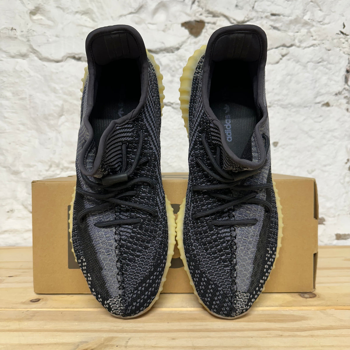 Yeezy 350 V2 Carbon Sz 12