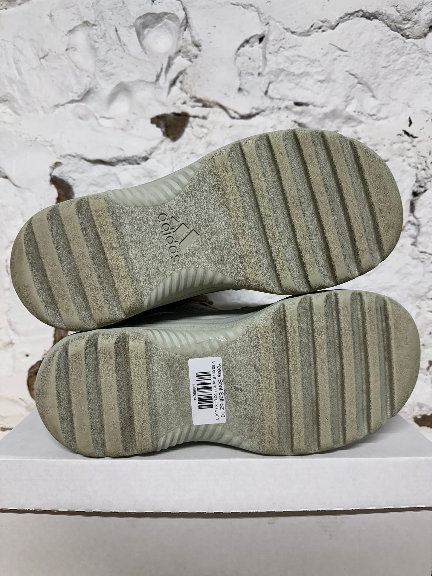 Yeezy Boot Salt Sz 10
