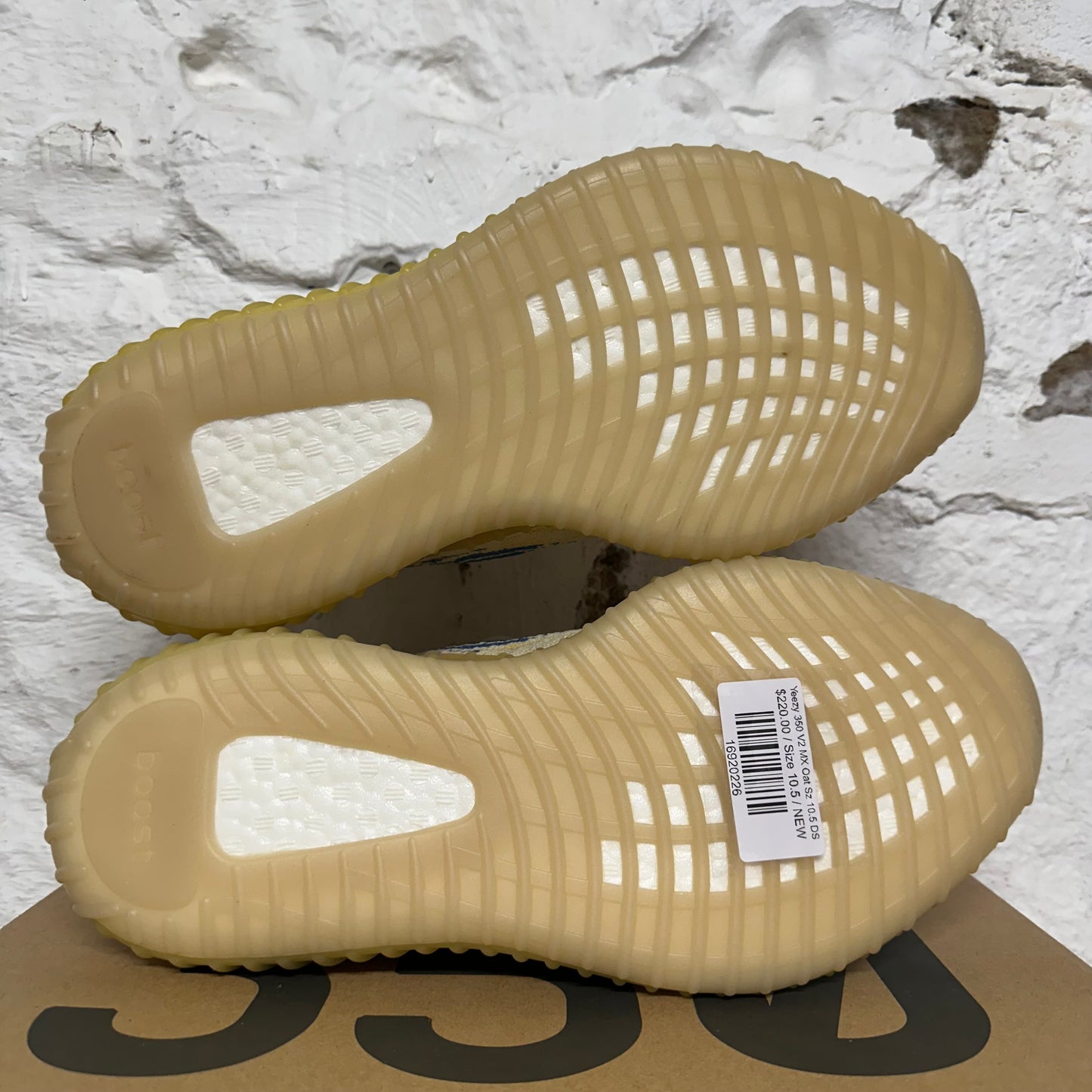 Yeezy 350 V2 MX Oat Sz 10.5 DS