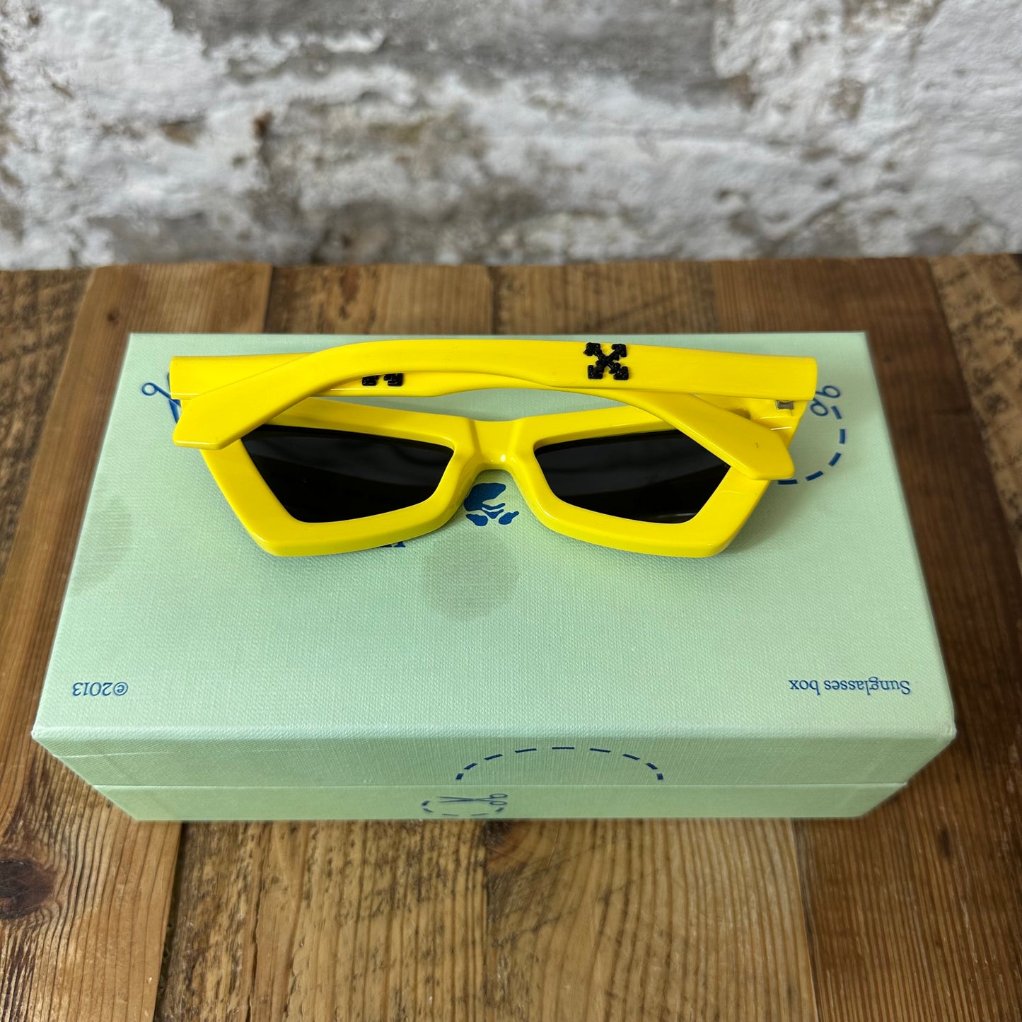 Off White Artemisia Black Yellow Sunglasses W/ Box