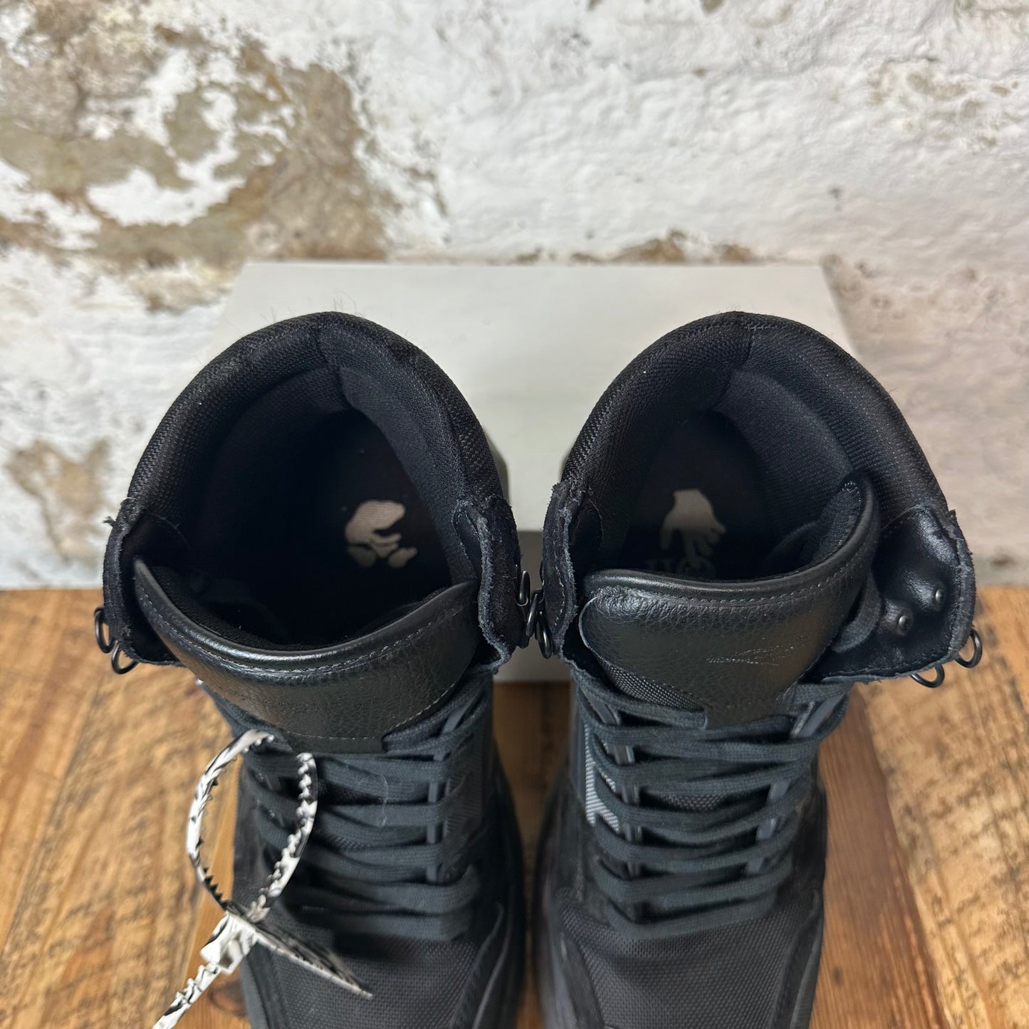 Off White High Floating Arrows Black Boot Sz 9 (42)