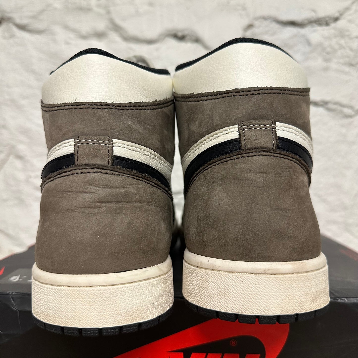 Air Jordan 1 High Dark Mocha Sz 10