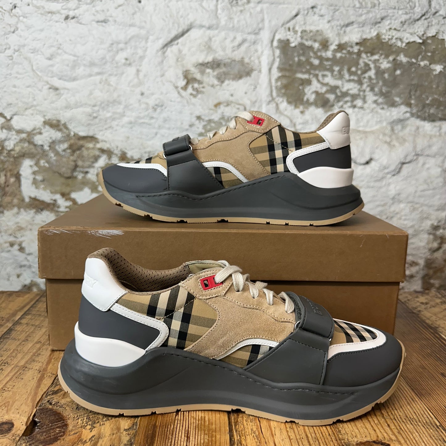 Burberry Ramsey Plaid Grey Strap Sneaker Sz 9 (42)