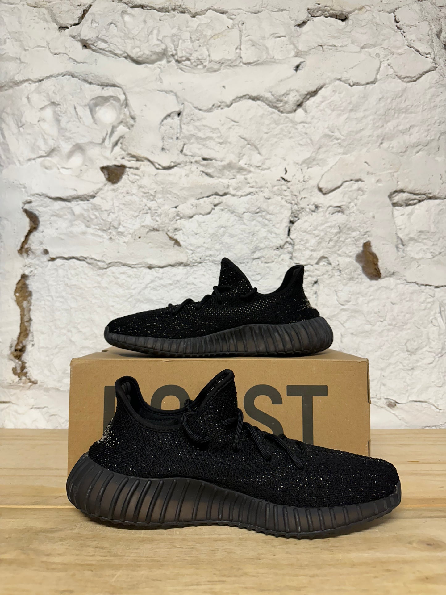 Yeezy 350 Oreo Sz 10.5