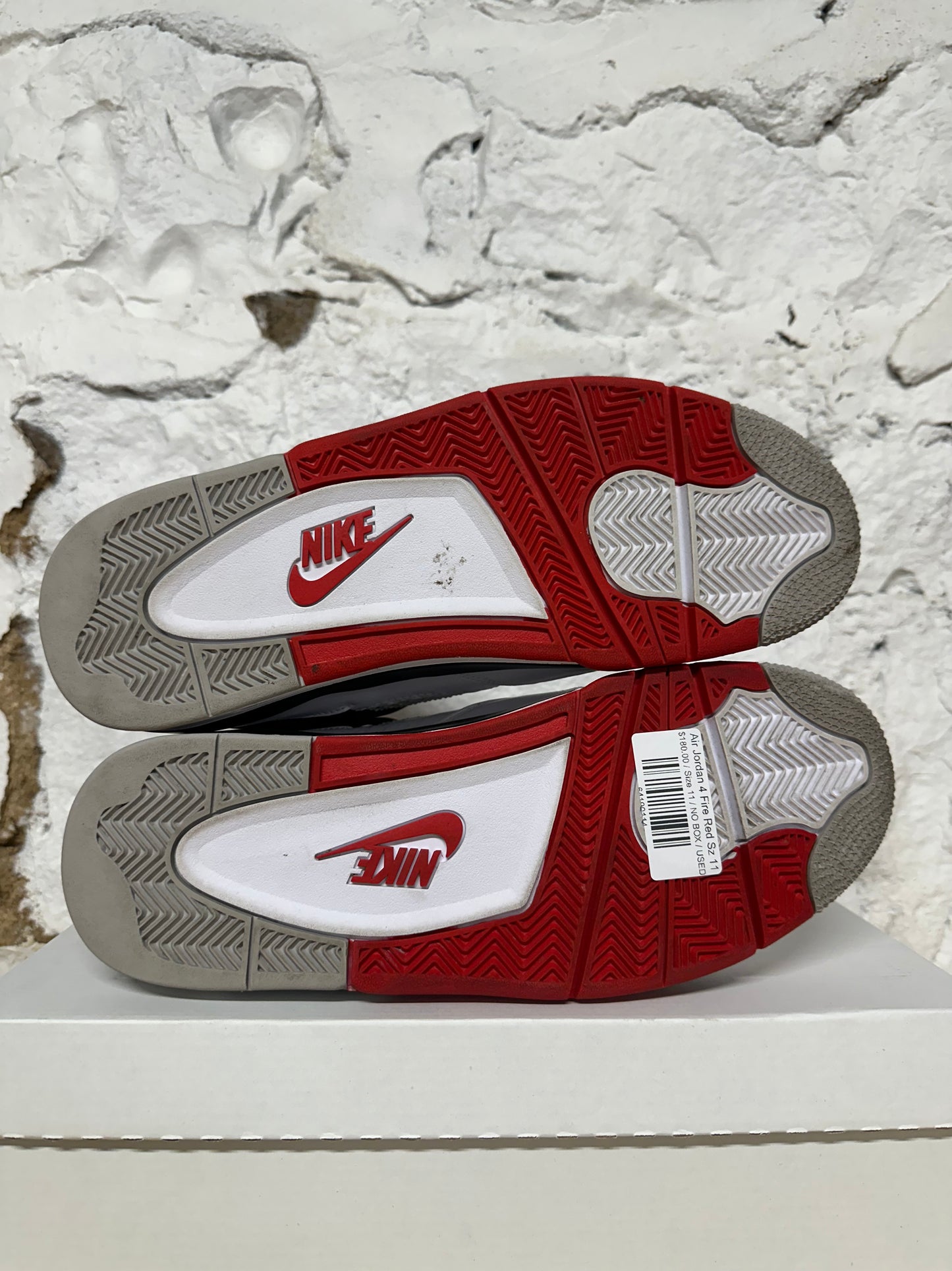 Air Jordan 4 Fire Red Sz 11