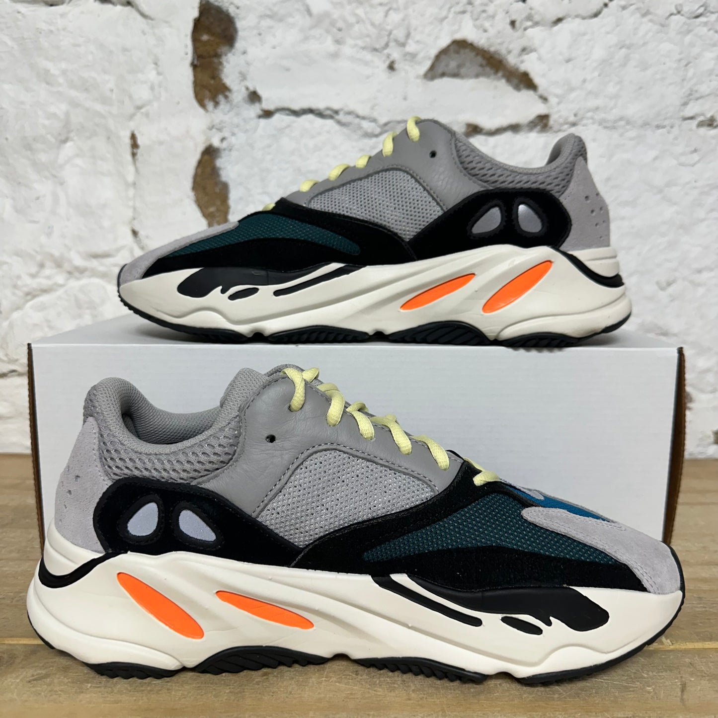 Yeezy 700 Wave Runner Sz 9