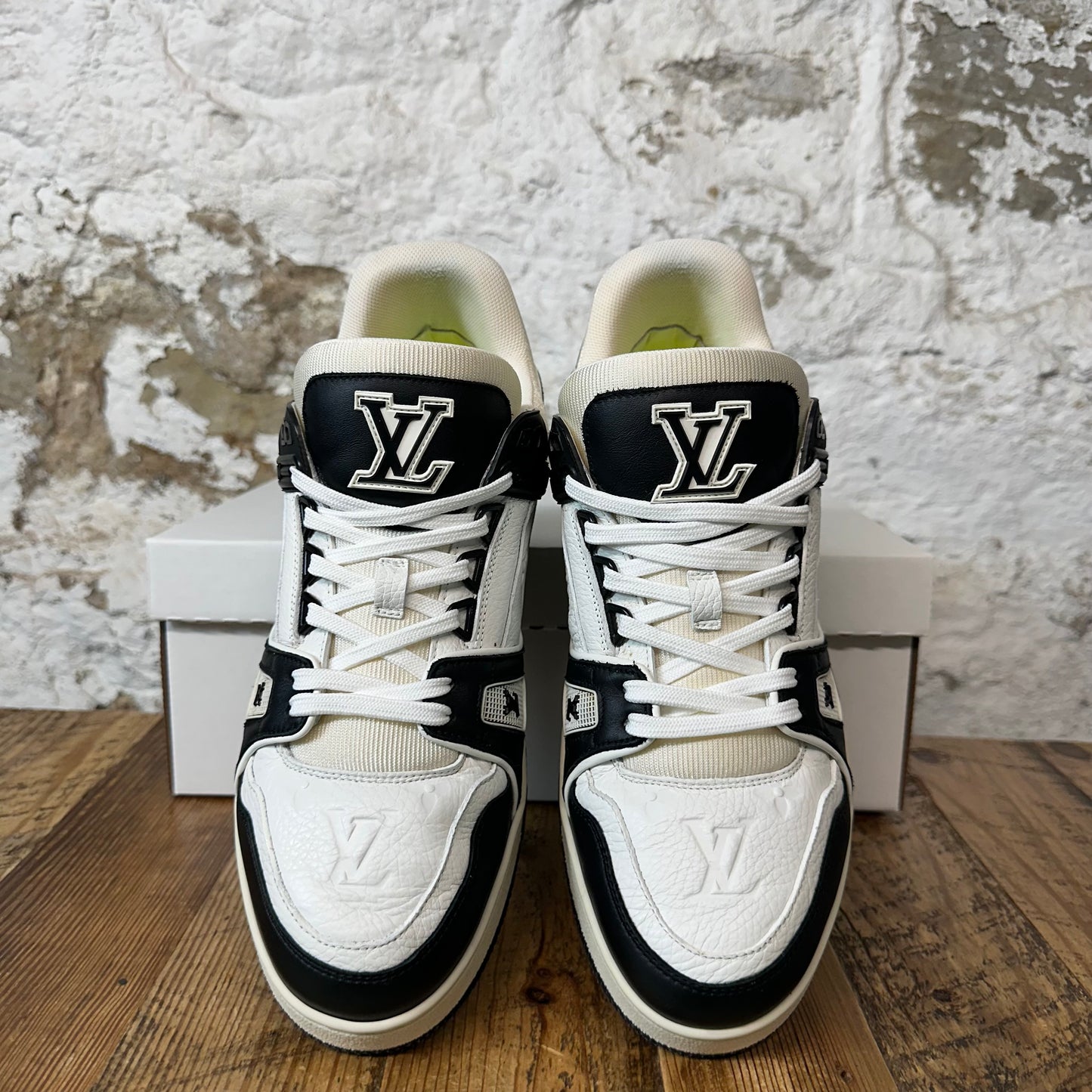 Louis Vuitton Black White Trainer Sz 9 (7.5LV) No Box