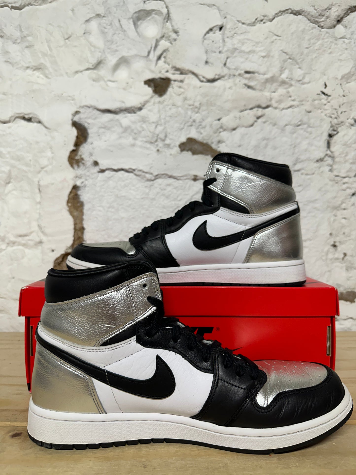 Air Jordan 1 High Silver Toe Sz 10 (11.5W)
