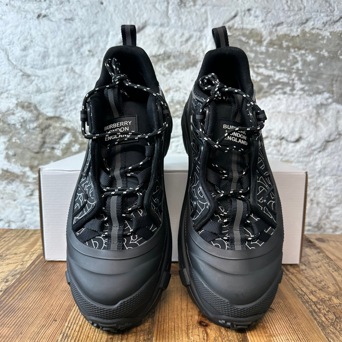 Burberry Arthur White TB Monogram Black Sneaker Sz 11 (44)