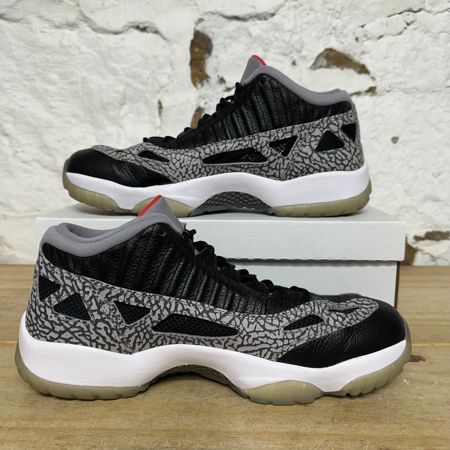 Air Jordan 11 Low IE Black Cement Sz 12.5