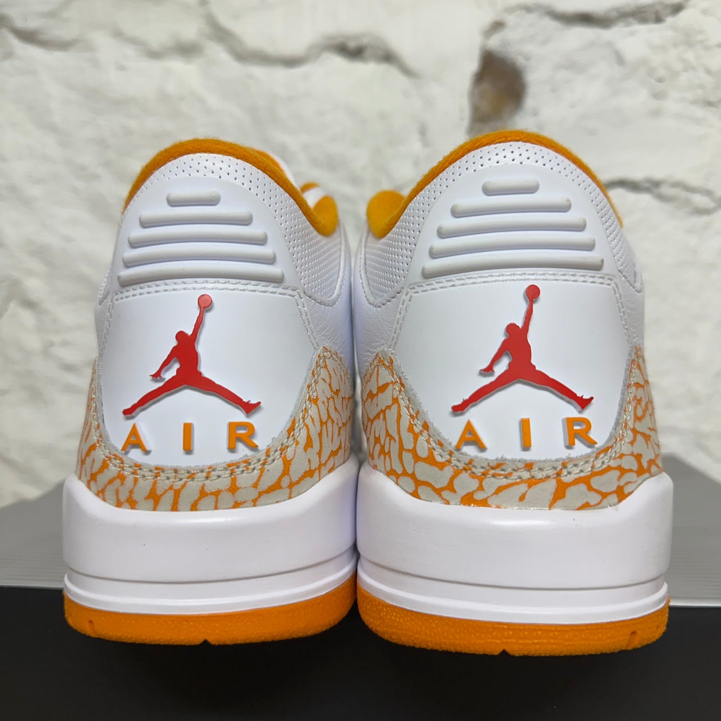 Air Jordan 3 Orange Citrus Sz 8.5 (10W)