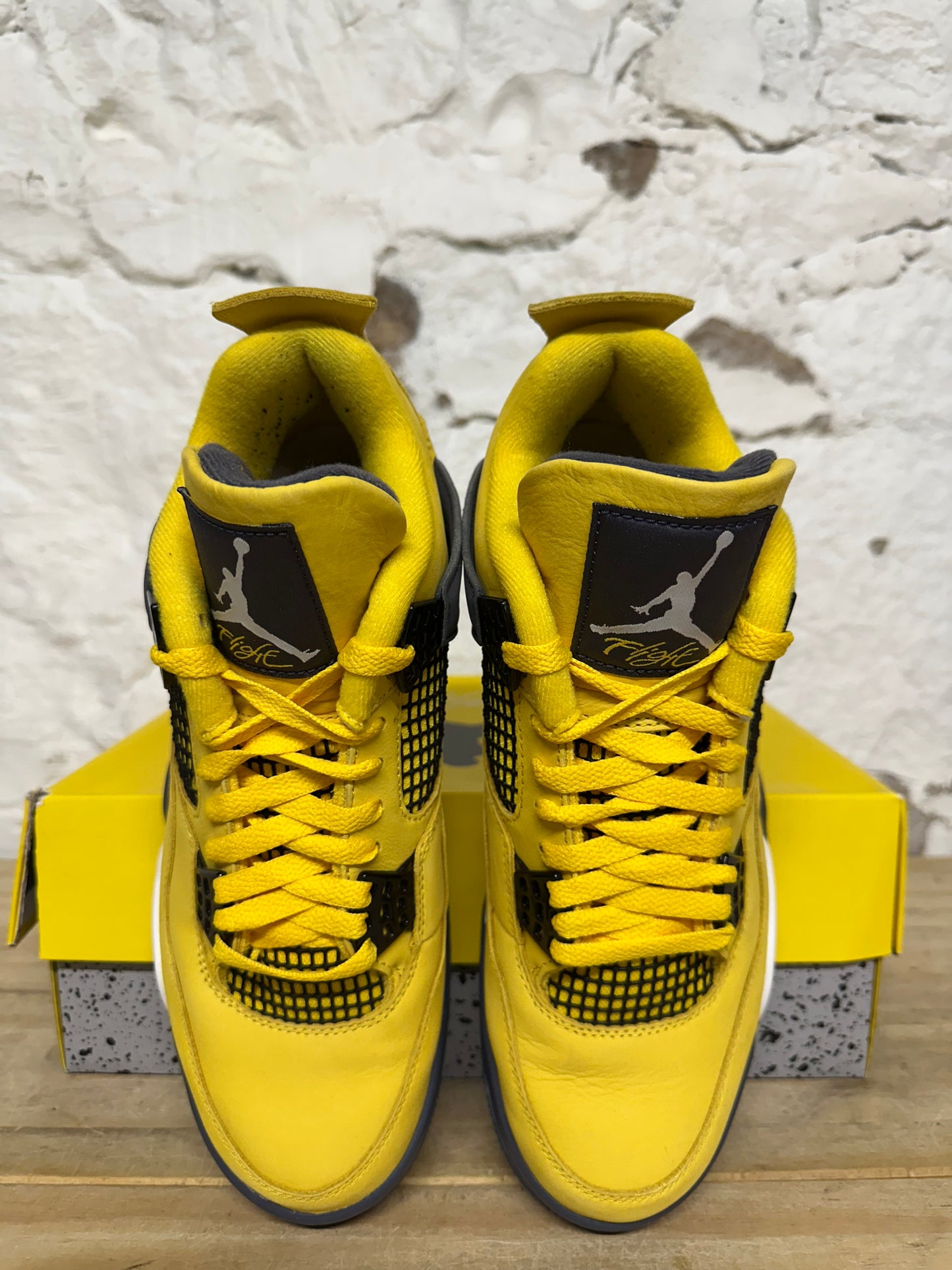 Air Jordan 4 Lightning Sz 9