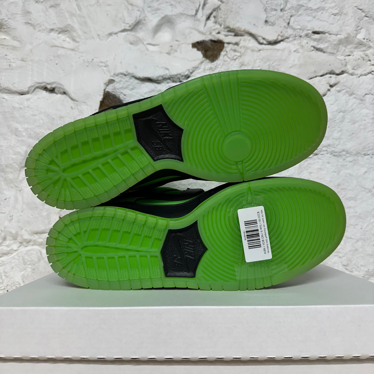 Nike SB Dunk Low Powerpuff Girls Buttecup Sz 9 DS