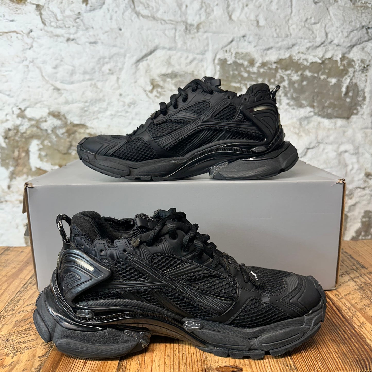 Balenciaga Runner Triple Black Matte Sneaker Sz 8 (41)