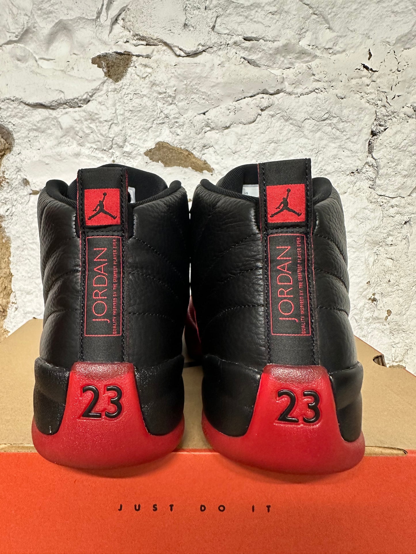 Air Jordan 12 Flu Game Sz 11.5