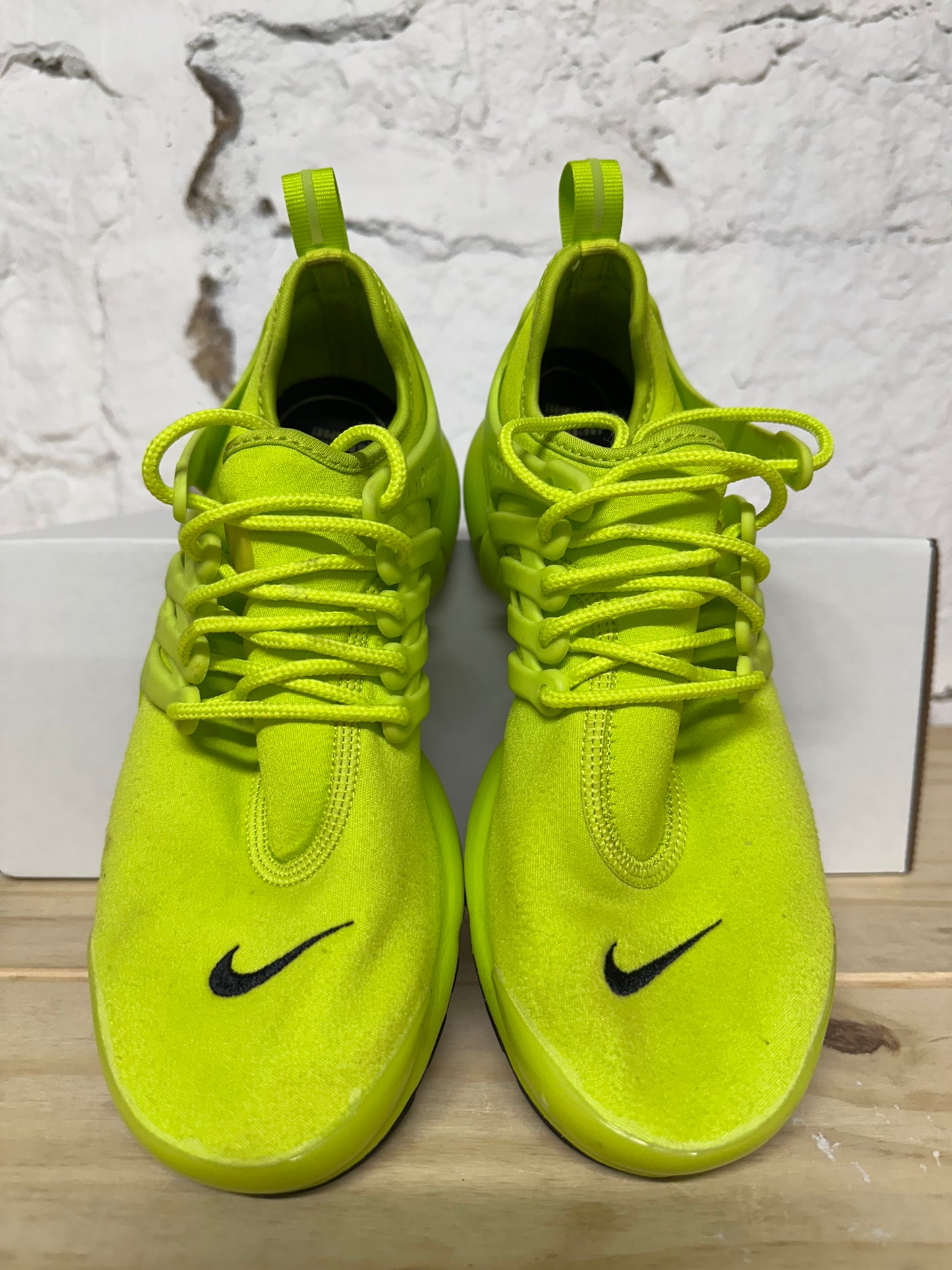 Nike Presto Tennis Ball Sz 5.5 (7W)