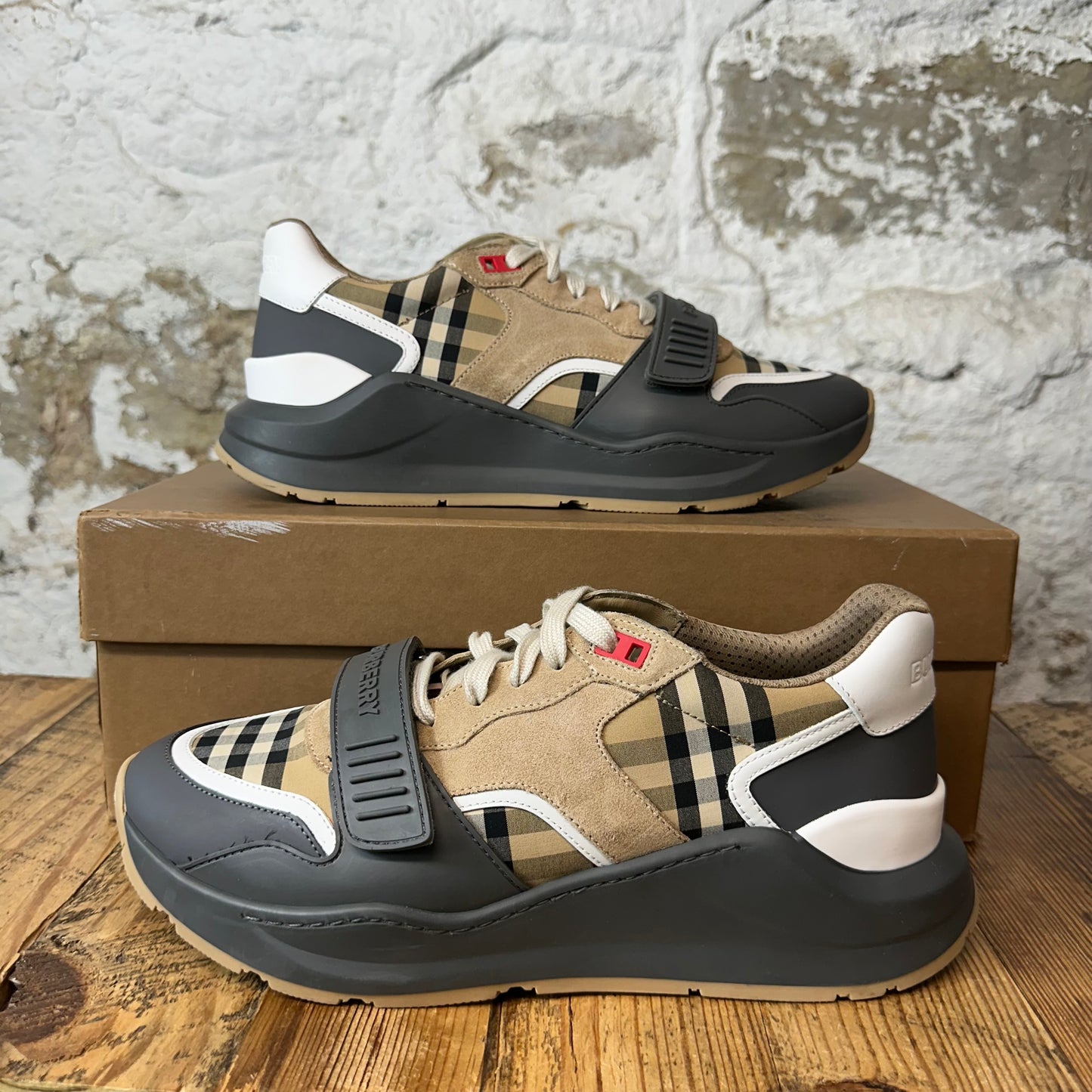 Burberry Ramsey Plaid Grey Strap Sneaker Sz 9 (42)