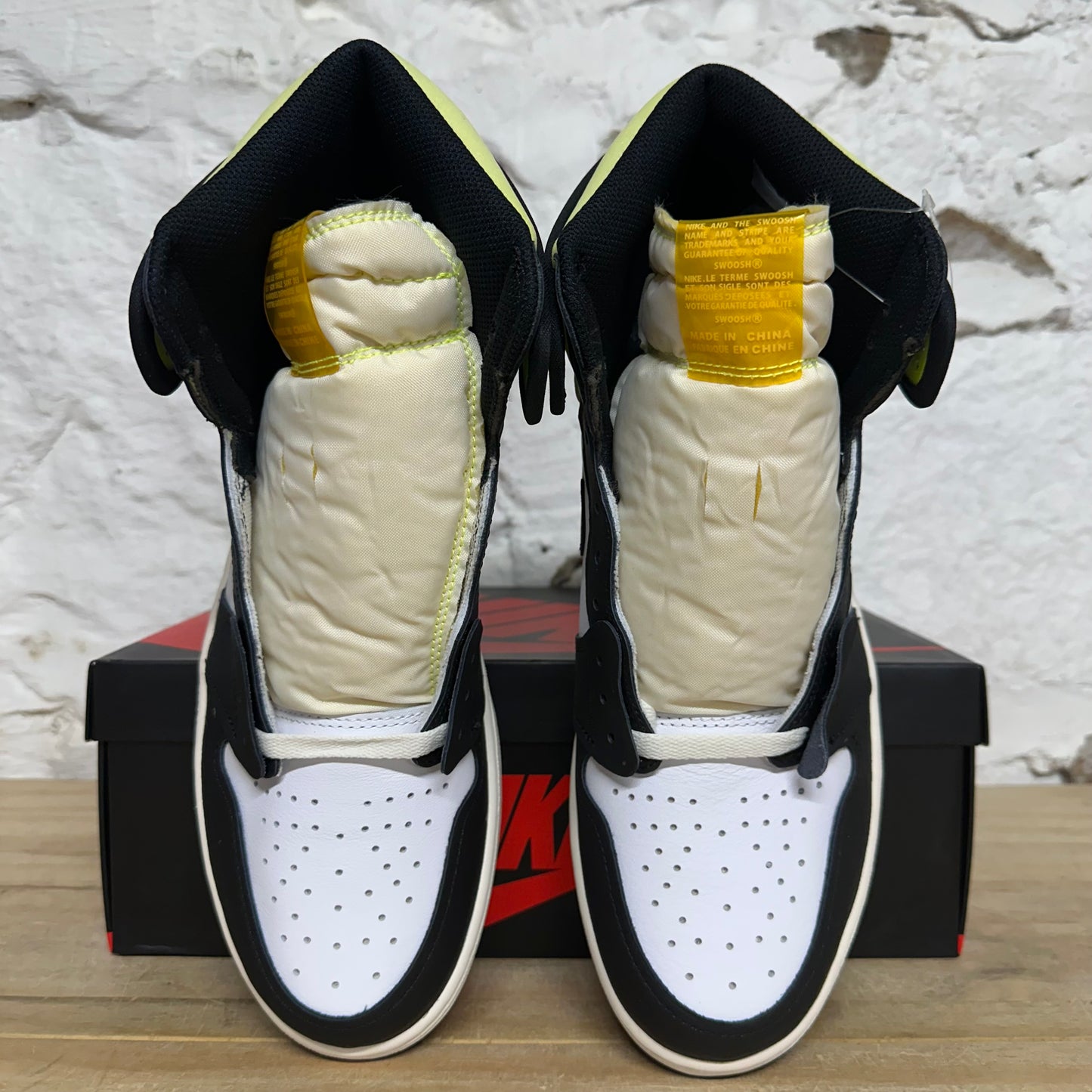 Air Jordan 1 High Volt Sz 12 DS