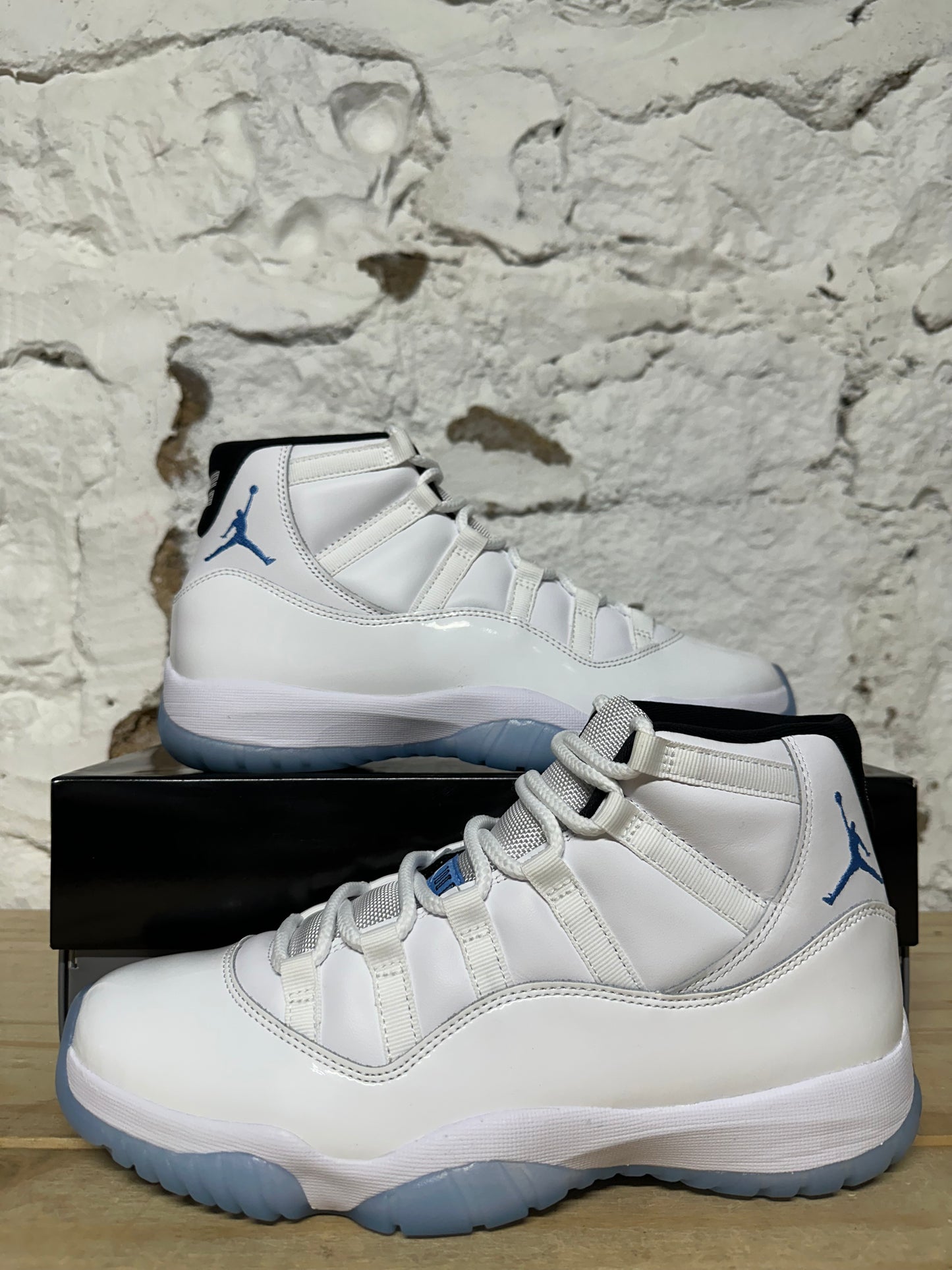 Air Jordan 11 High Legend Blue Sz 9