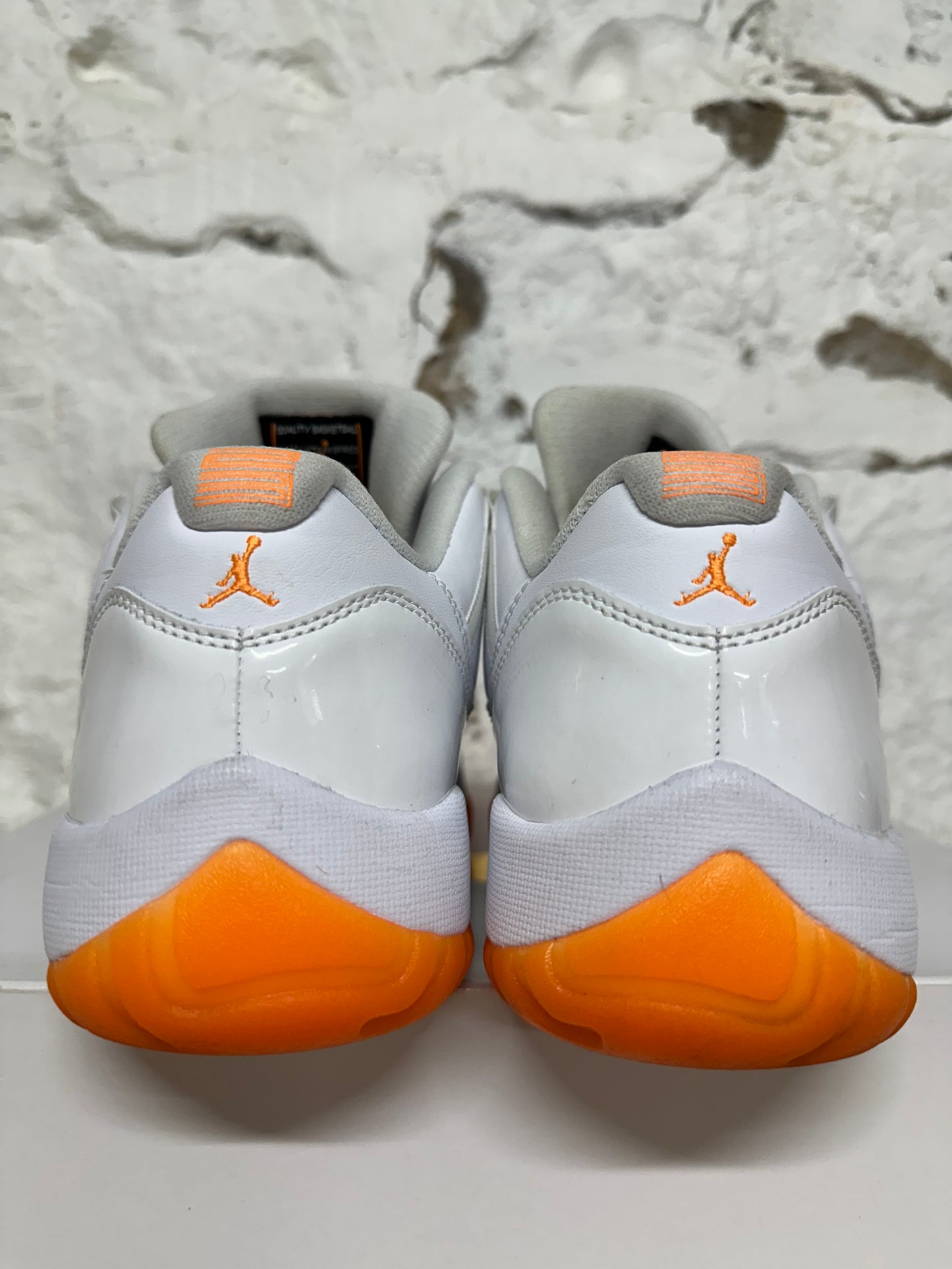 Air Jordan 11 Low Citrus Sz 9 (10.5W)