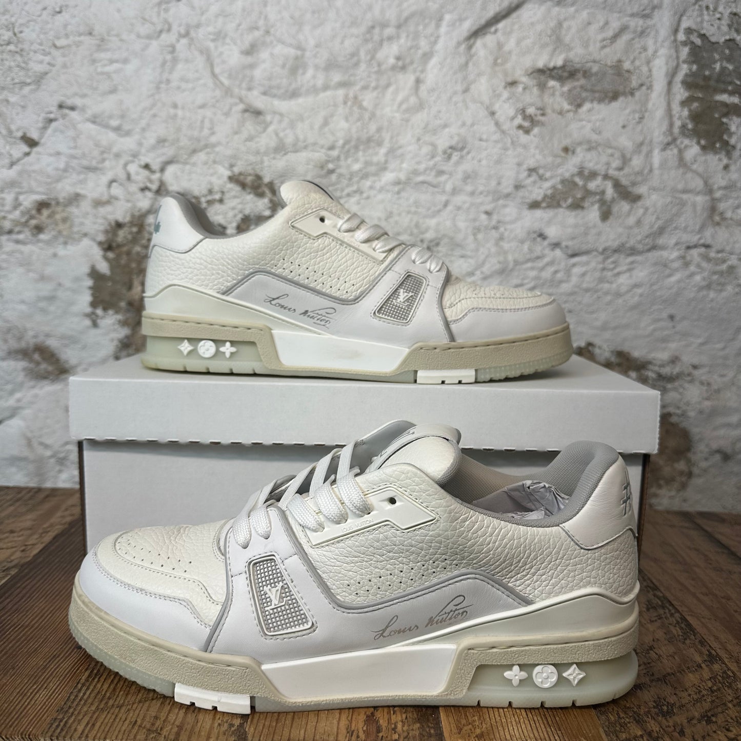Louis Vuitton White Trainer Sneaker Sz 8.5 (7LV) No Box