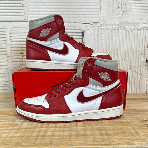 Air Jordan 1 High Varsity Red Sz 10(11.5W)