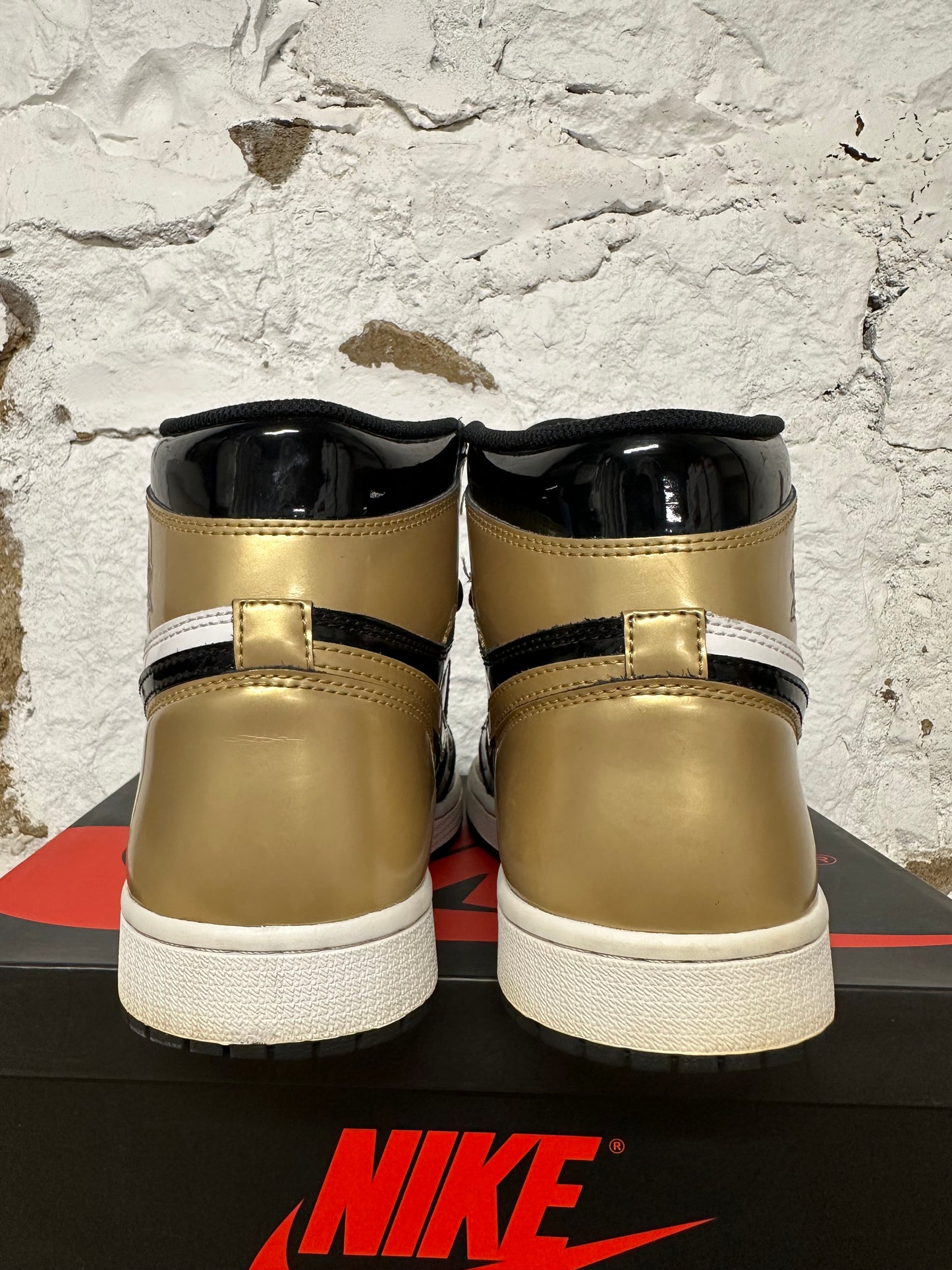 Air Jordan 1 Gold Toe Sz 9
