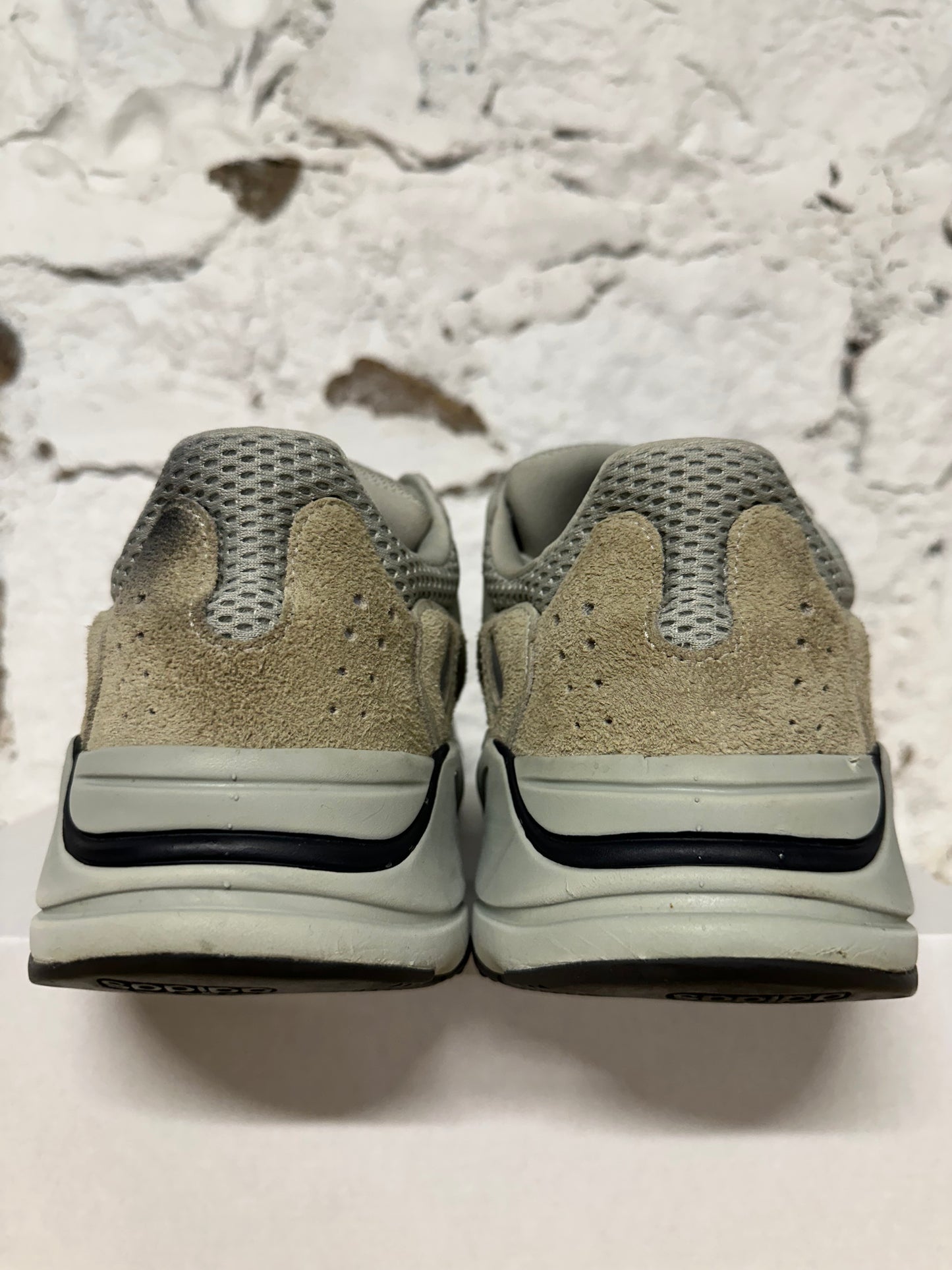 Yeezy 700 Salt Sz 12