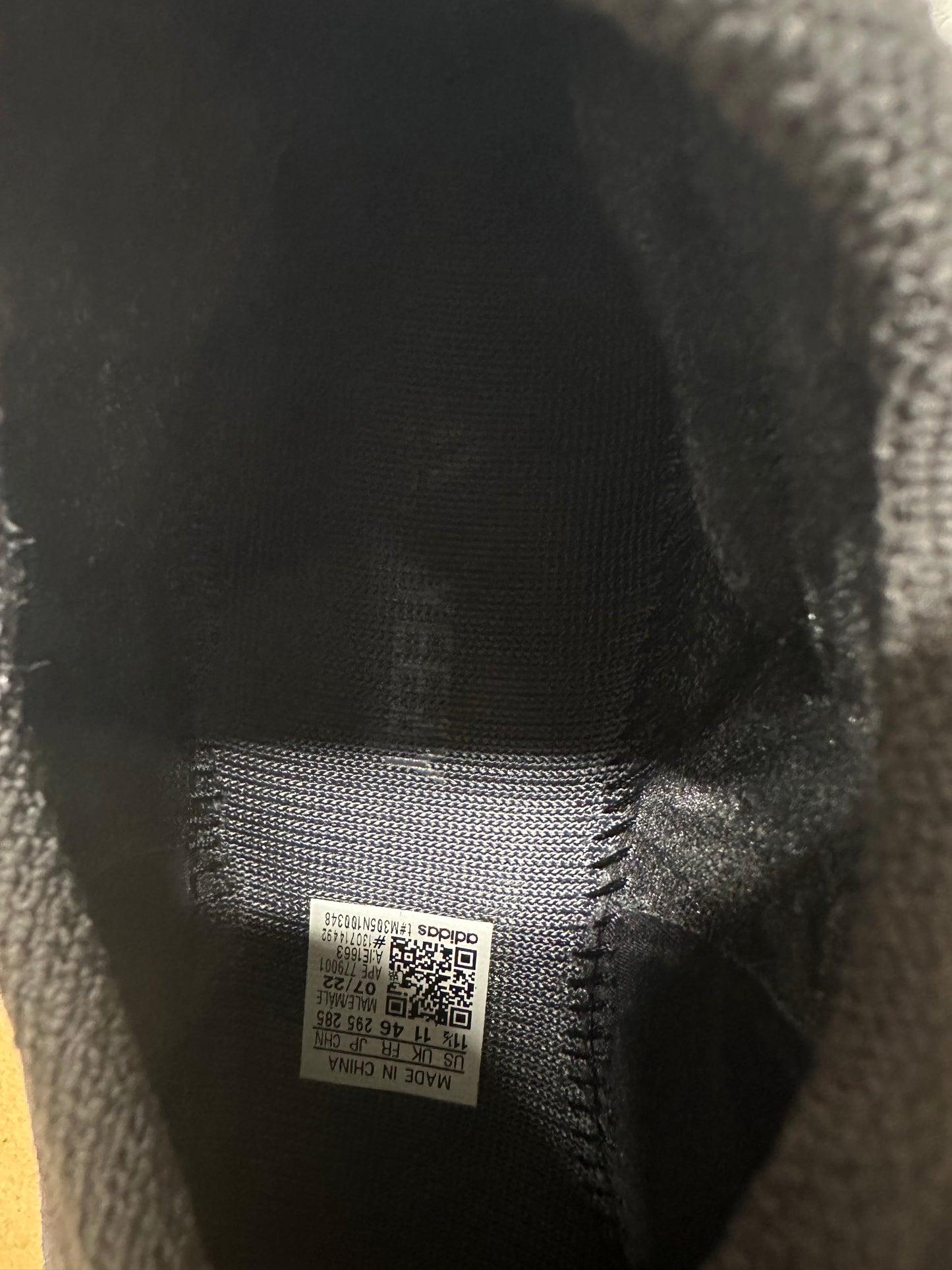 Yeezy Knit Runner Fade Onyx Sz 11.5