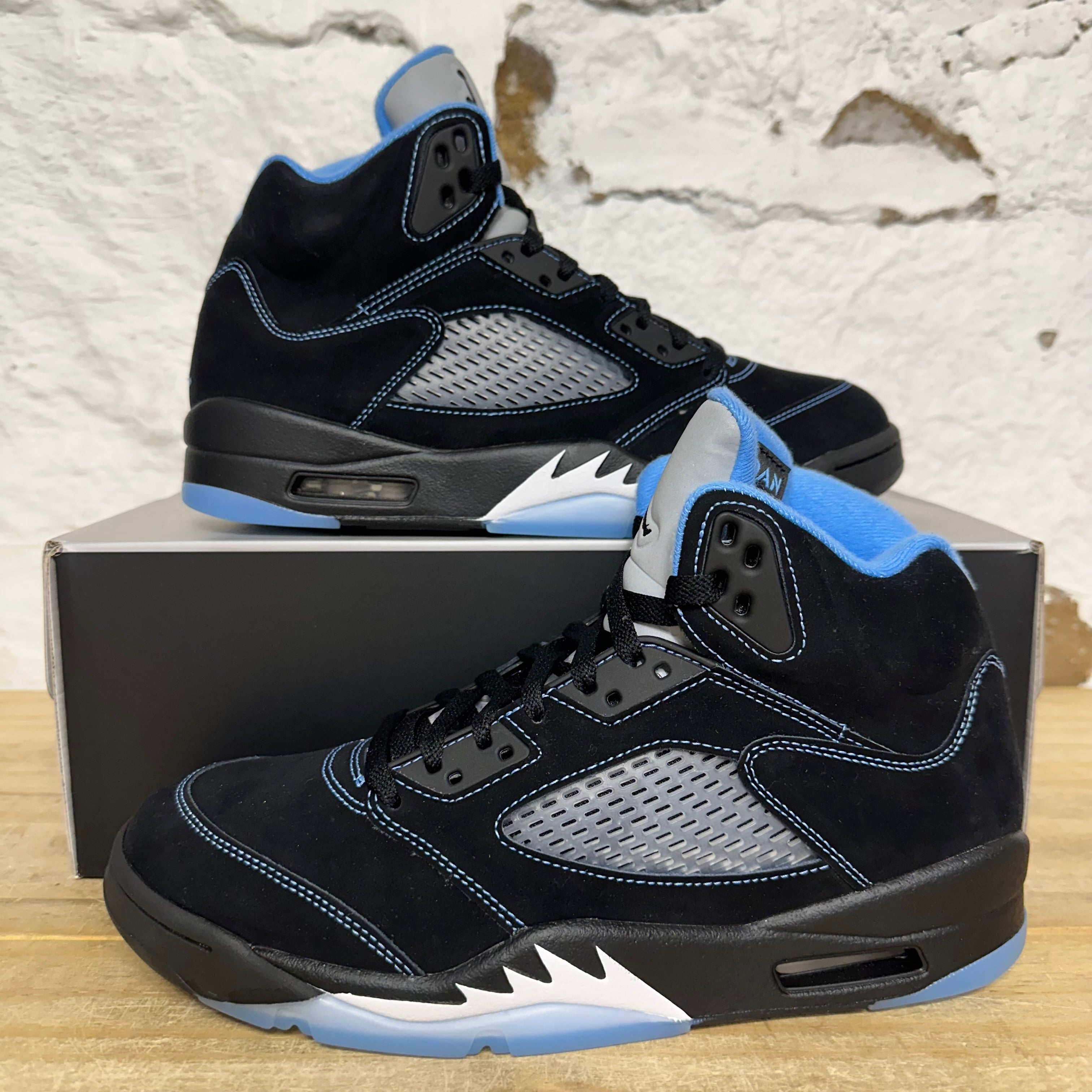 Air Jordan 5 Black University Blue Sz 9.5 DS