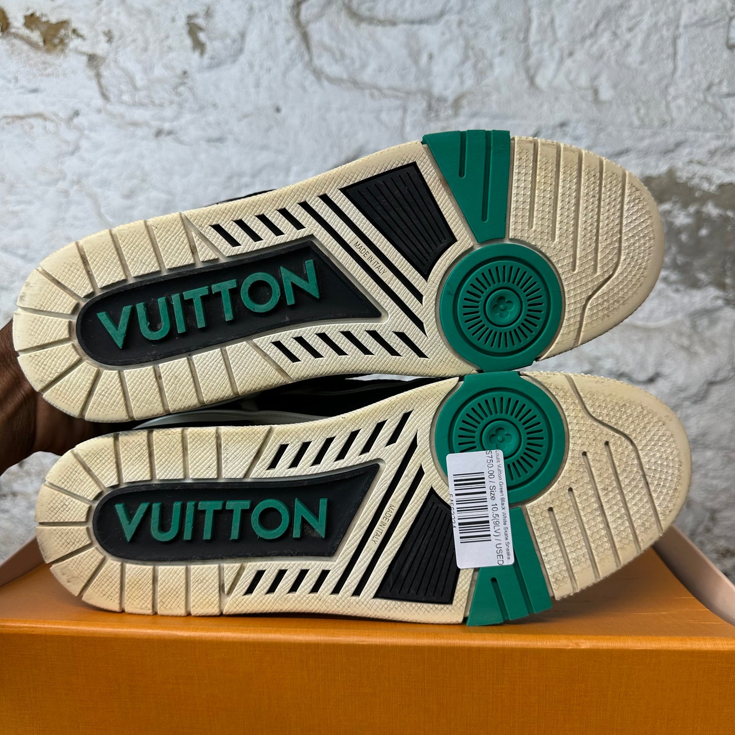 Louis Vuitton Green Black White Skate Sneaker Sz 10.5 (9LV)