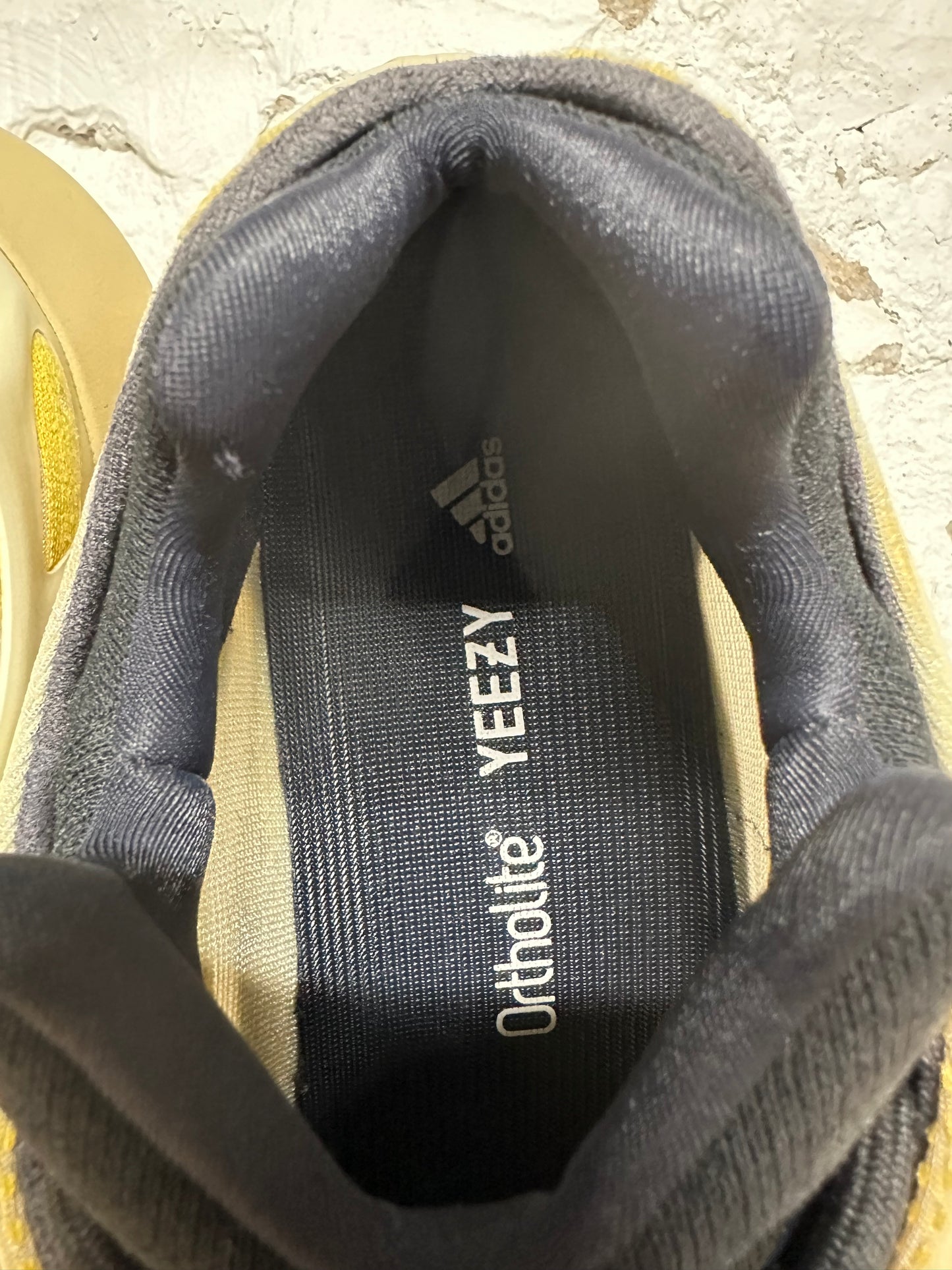 Yeezy 700 V3 Safflower Sz 10