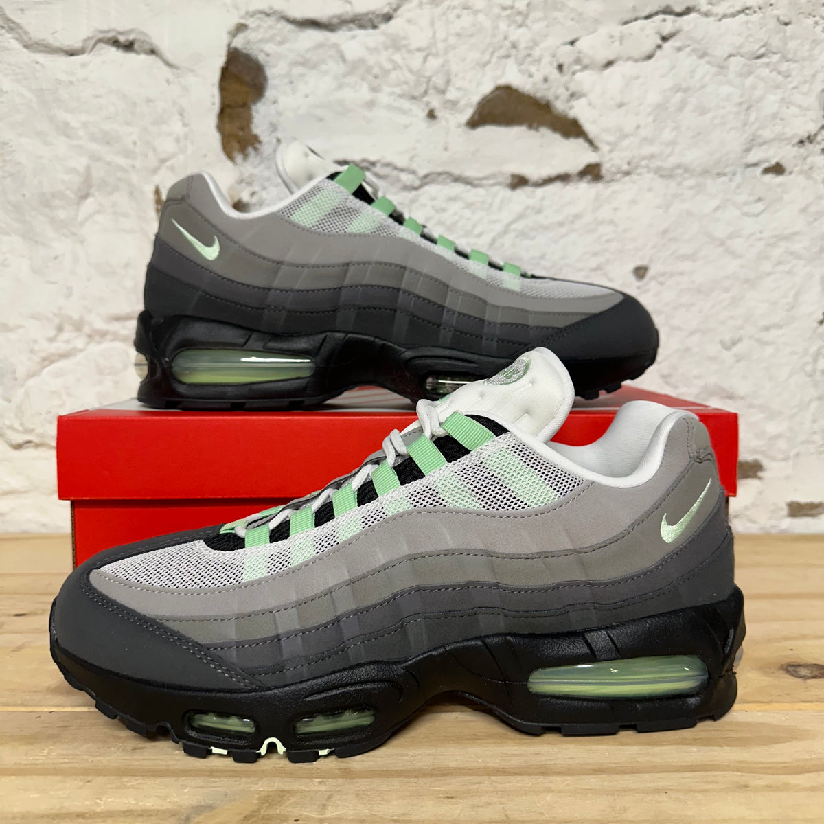 Nike Air Max 95 OG Big Bubble Fresh Mint Sz 10.5 (12W) DS