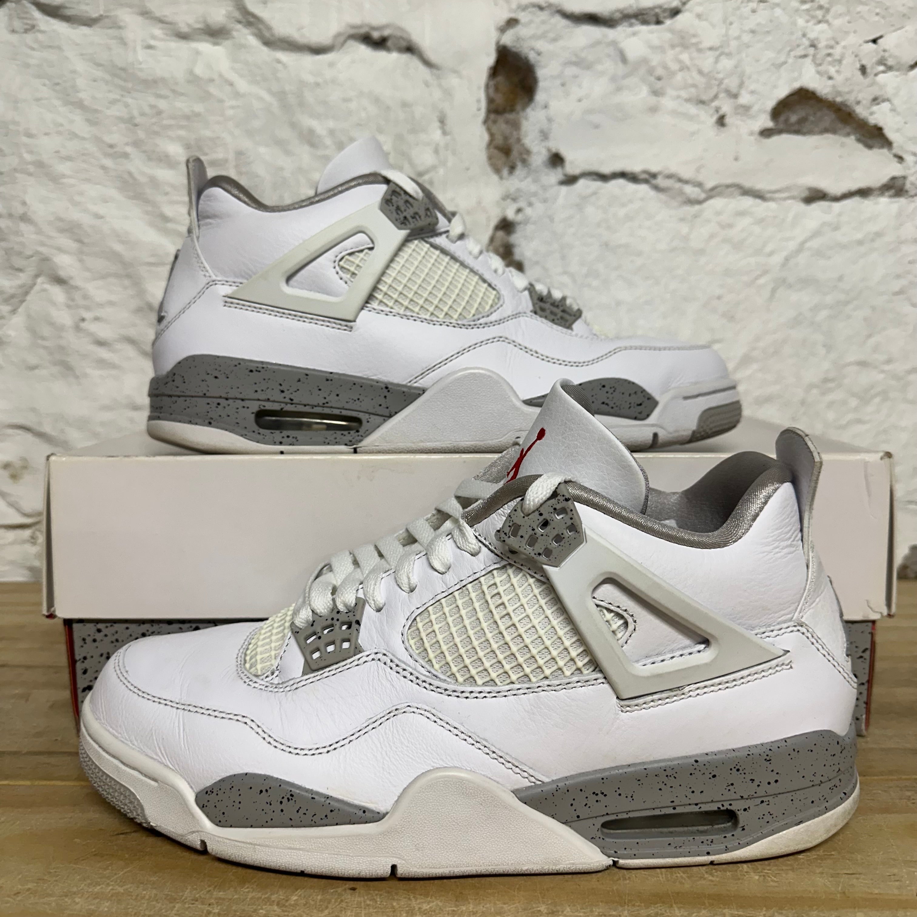 Air Jordan 4 White Oreo Sz 9.5