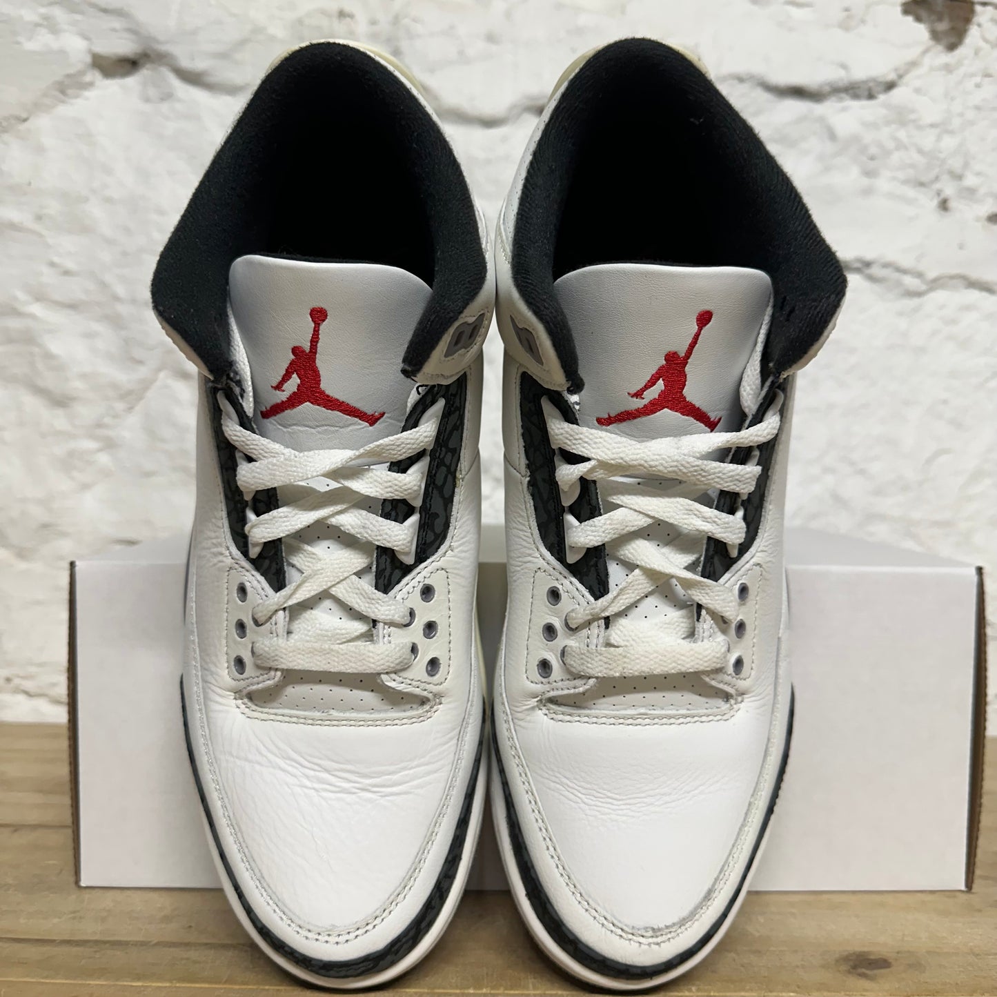Air Jordan 3 Cement Grey Sz 9