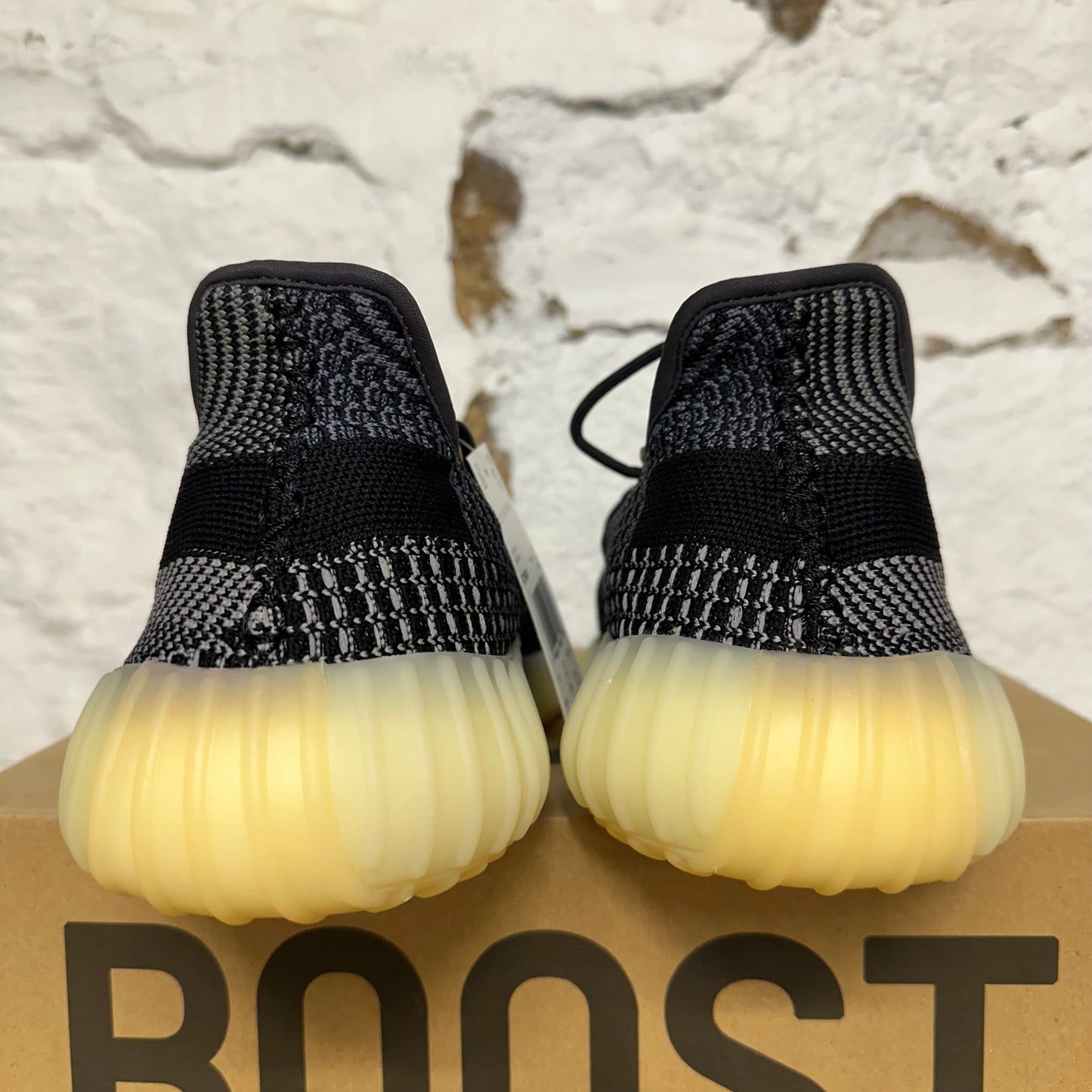 Yeezy 350 V2 Carbon Sz 10.5 DS