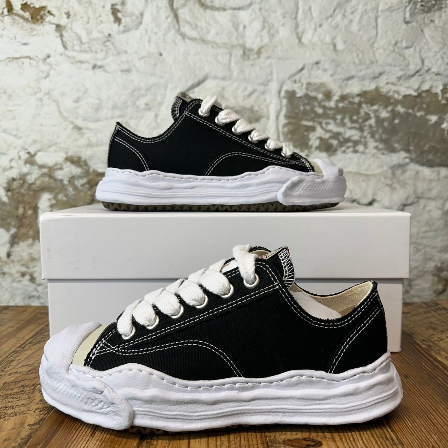 Maison MIhara Black White Hank Sneaker Sz 6 (38) DS