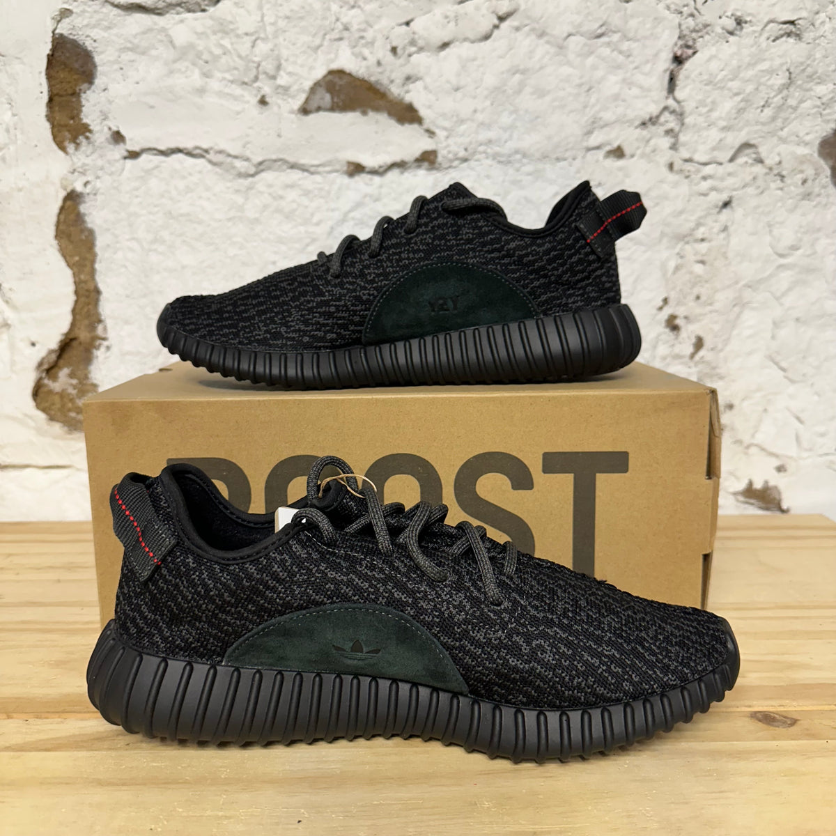 Yeezy 350 V2 Pirate Black (2023) Sz 8.5 DS
